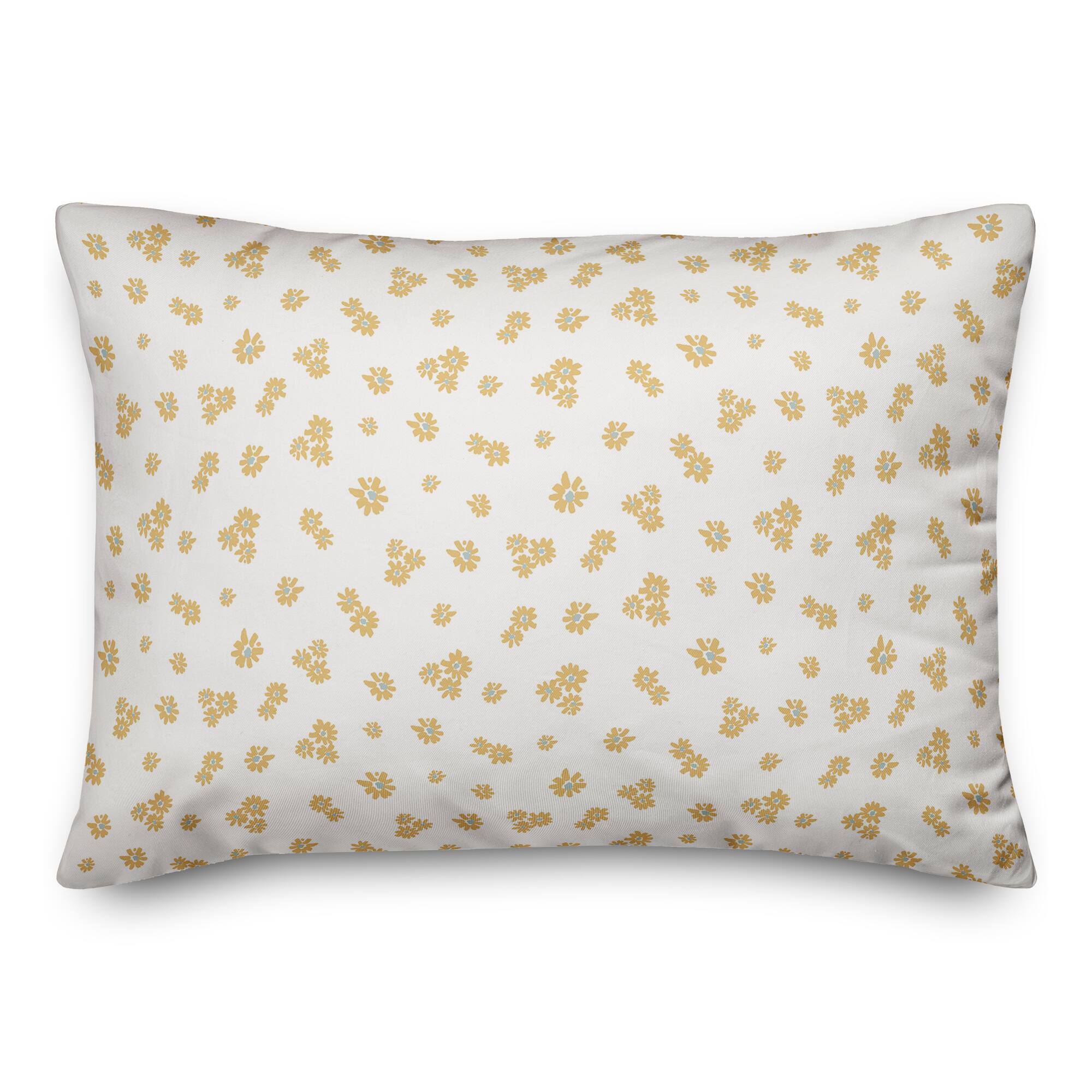 Daisy Pattern Throw Pillow