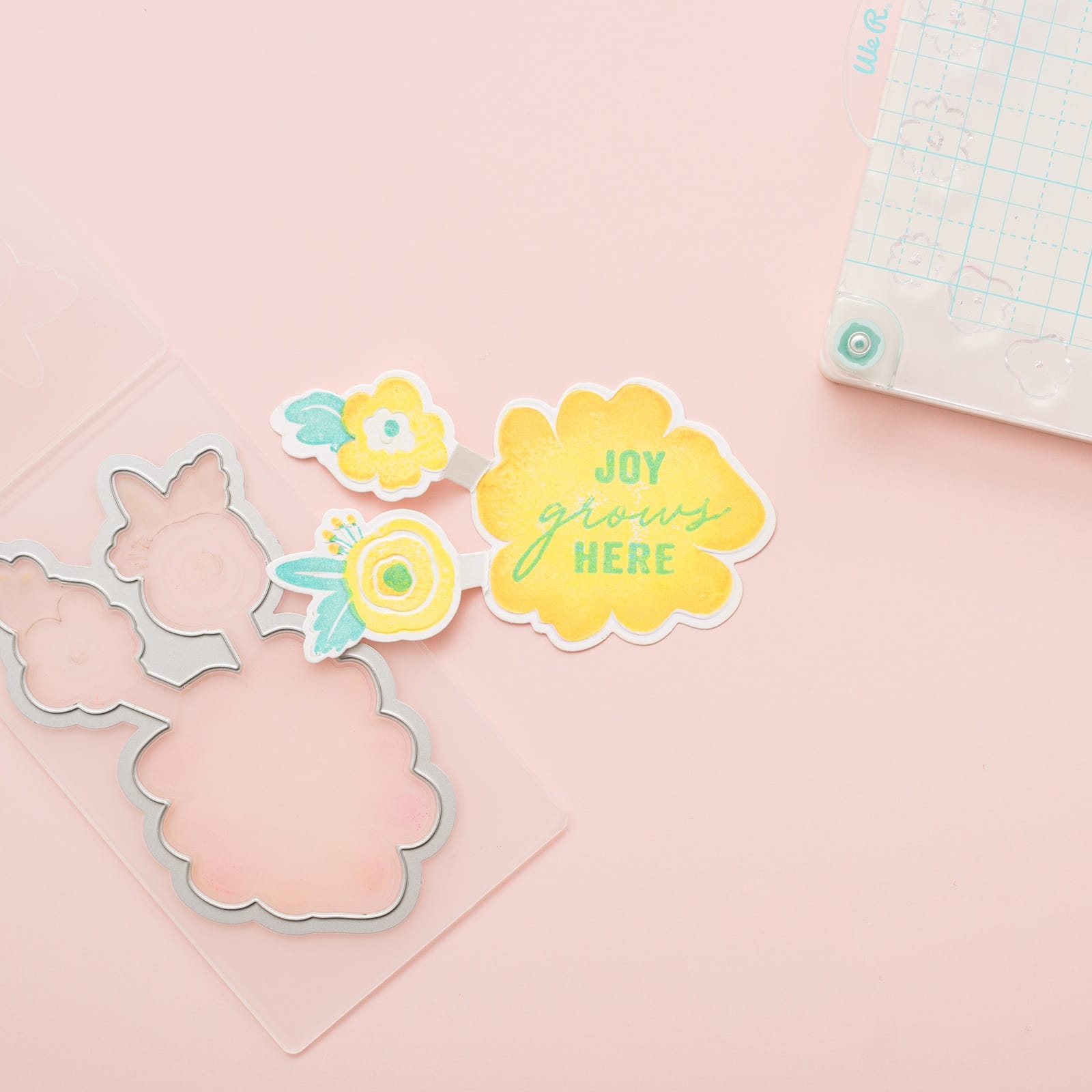 We R Memory Keepers® Floral Stamp, Die & Emboss Kit