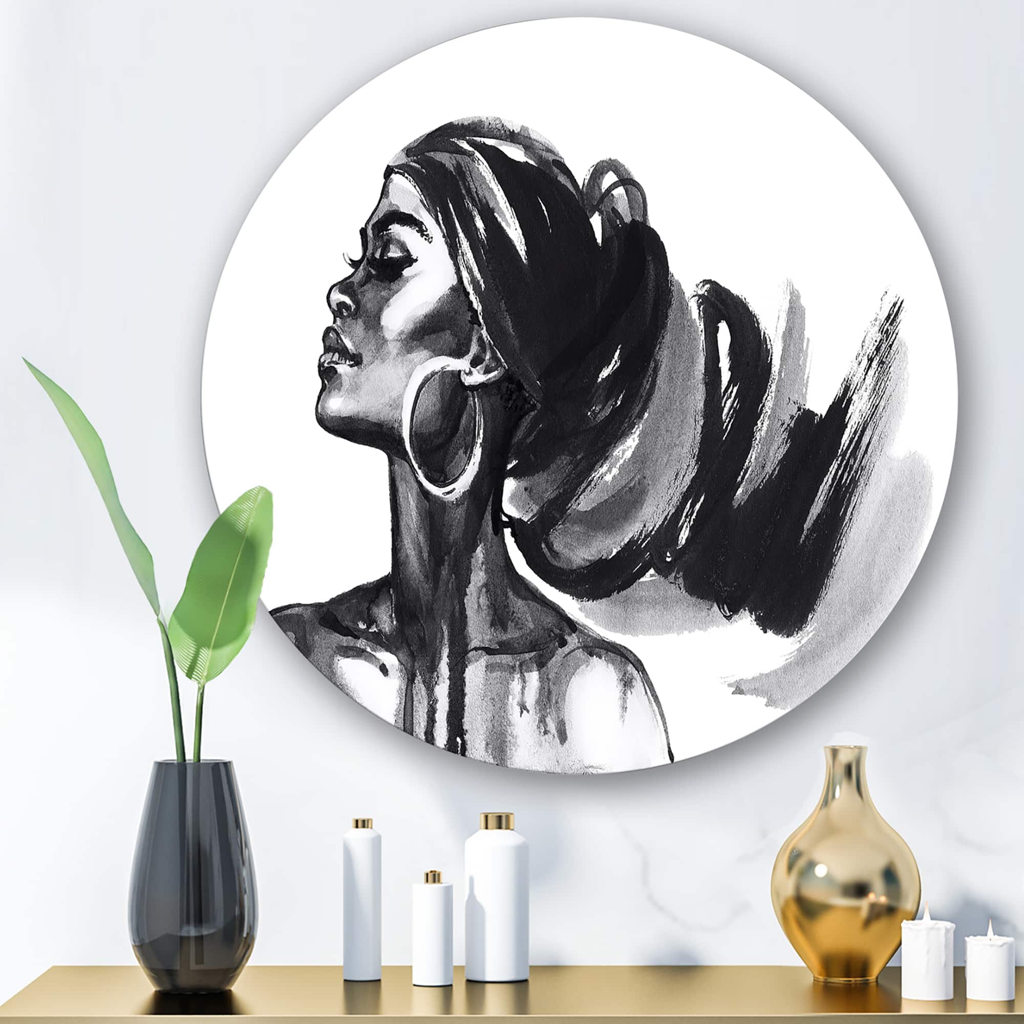 Designart - Monochrome Portrait of African American Woman IV - Modern Metal Circle Wall Art