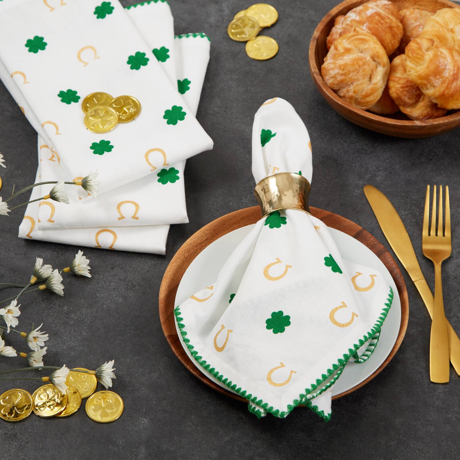 DII® Clover Horseshoe Printed Napkins, 4ct.
