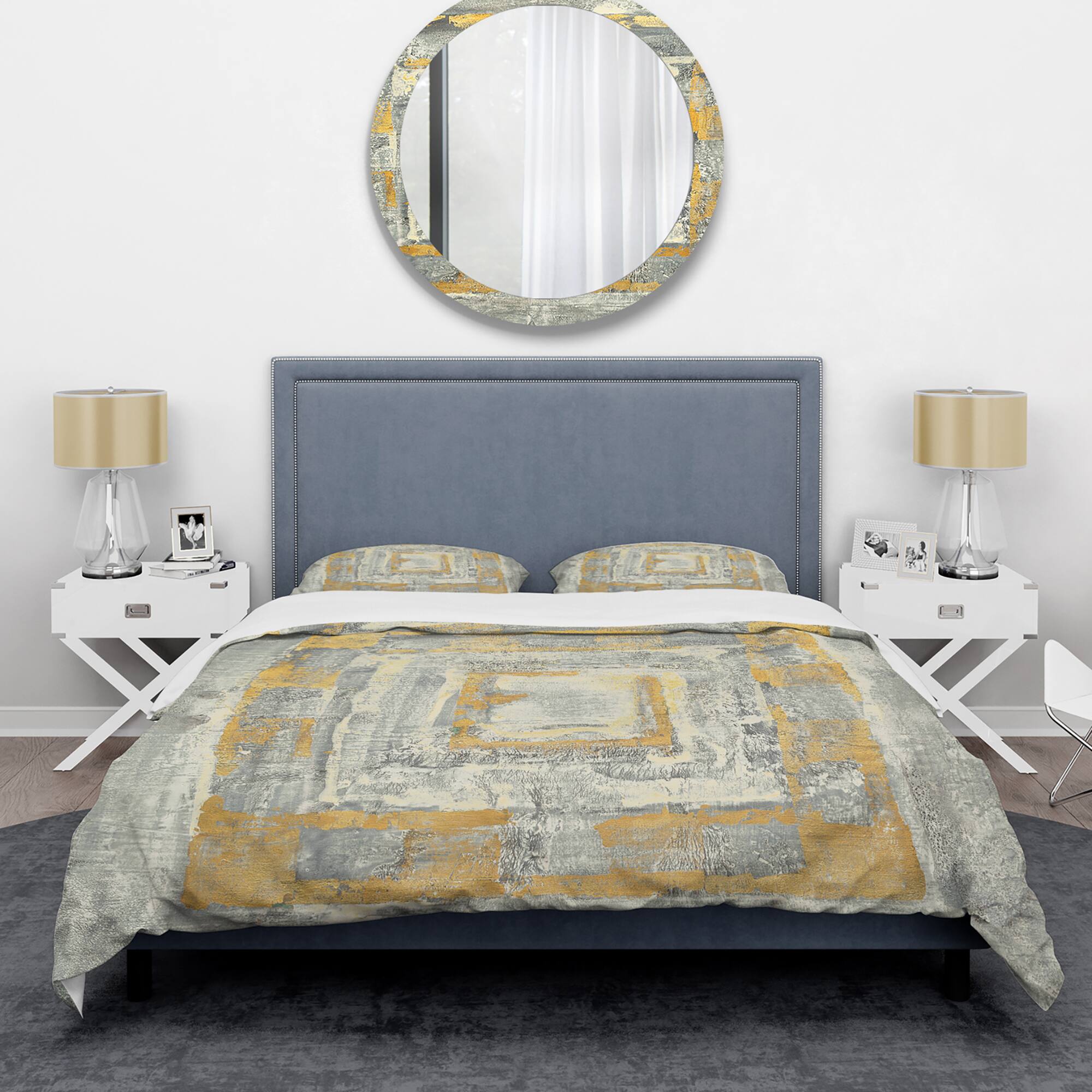 Designart 'Gold Glam on Grey Tapestry I' Glam Bedding Set - Duvet Cover & Shams