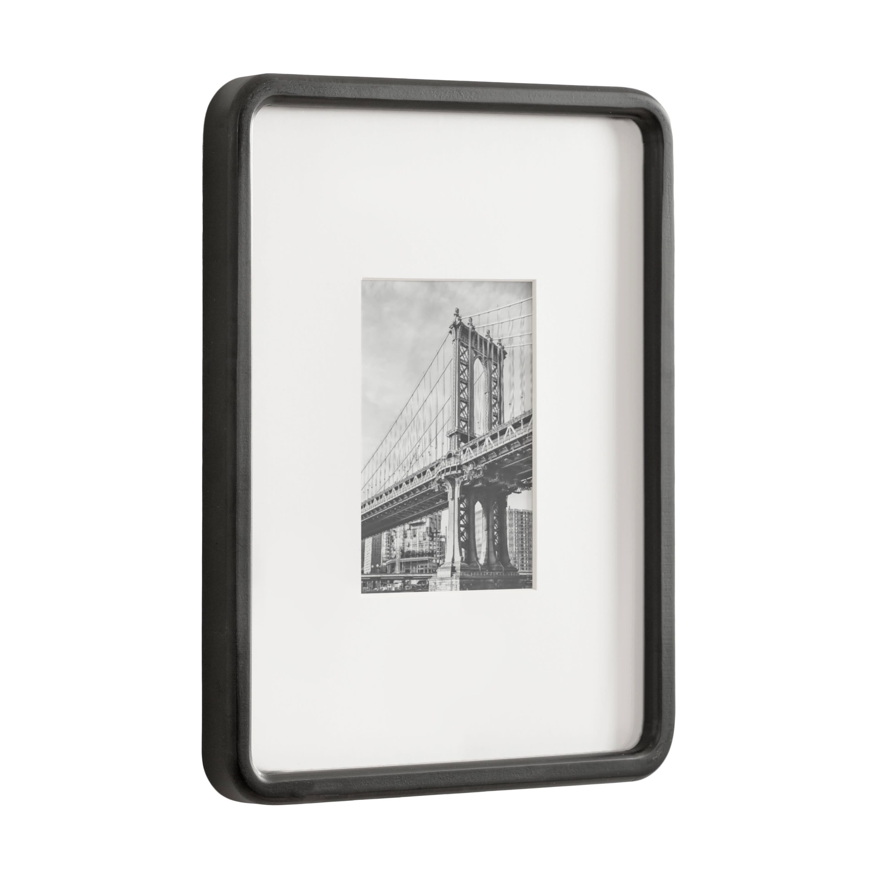 Kate and Laurel 11" x 14" Inglewood Picture Frames with 5" x 7" Mat