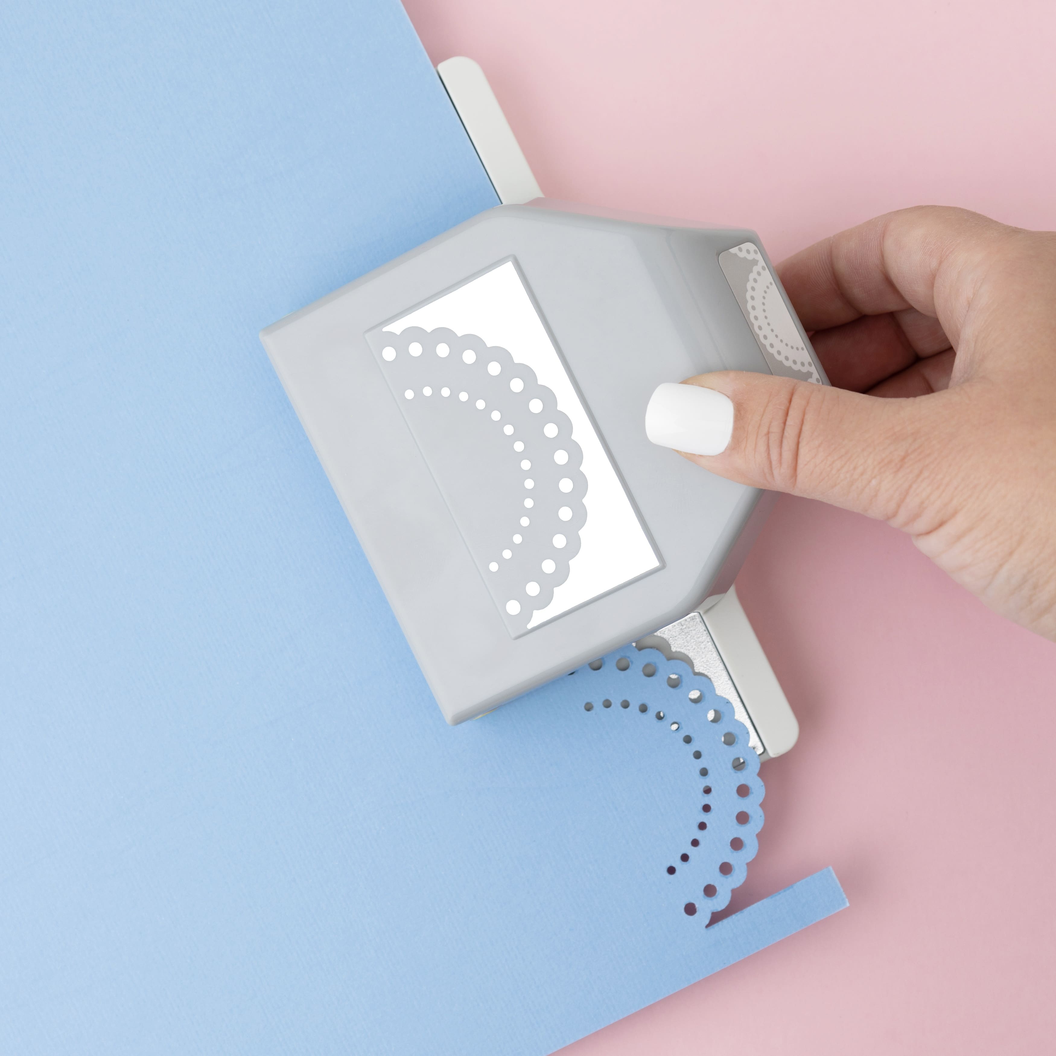 EK Tools 1.25" Large Dotted Scallop Edge Punch