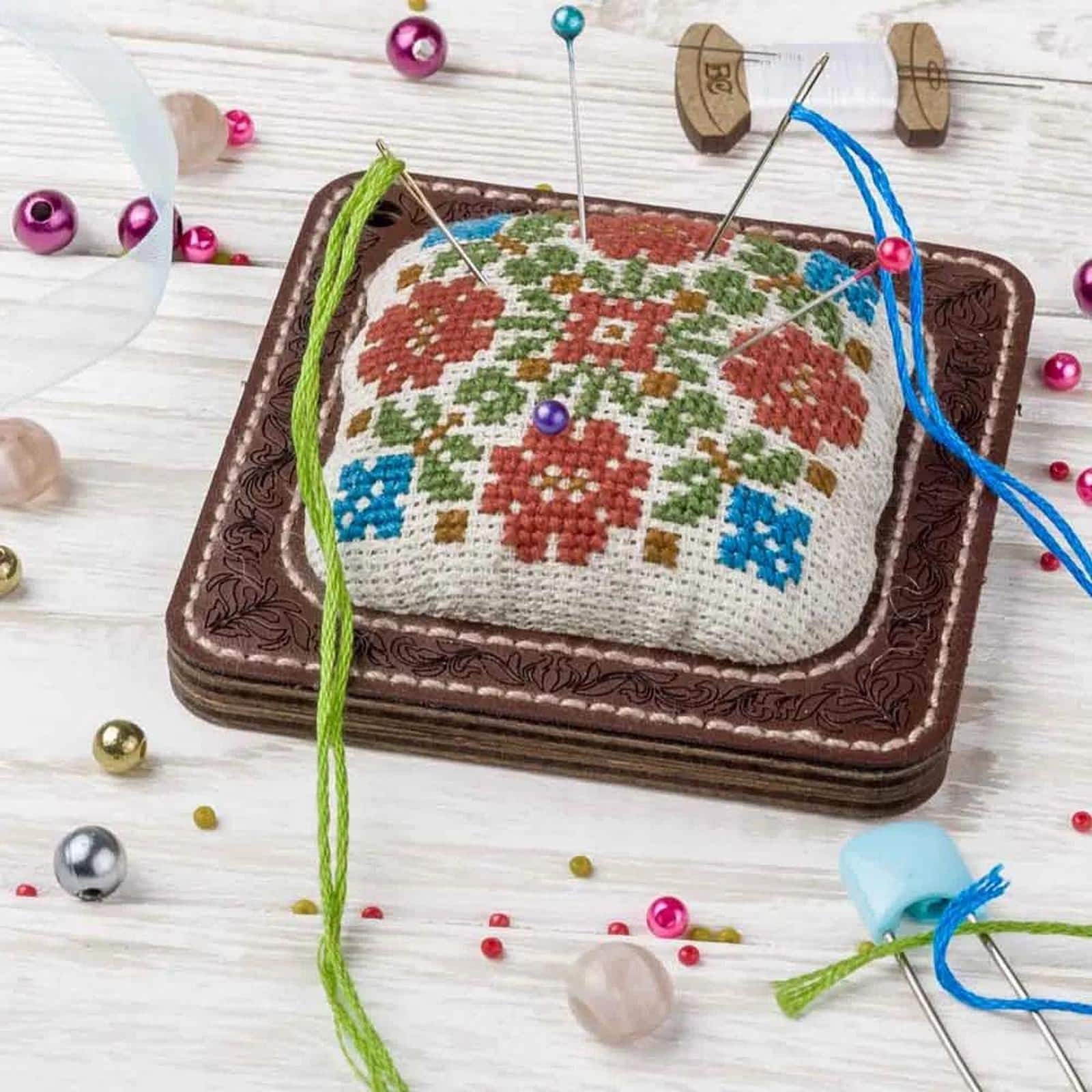 Wonderland Crafts Pin Cushion Kit