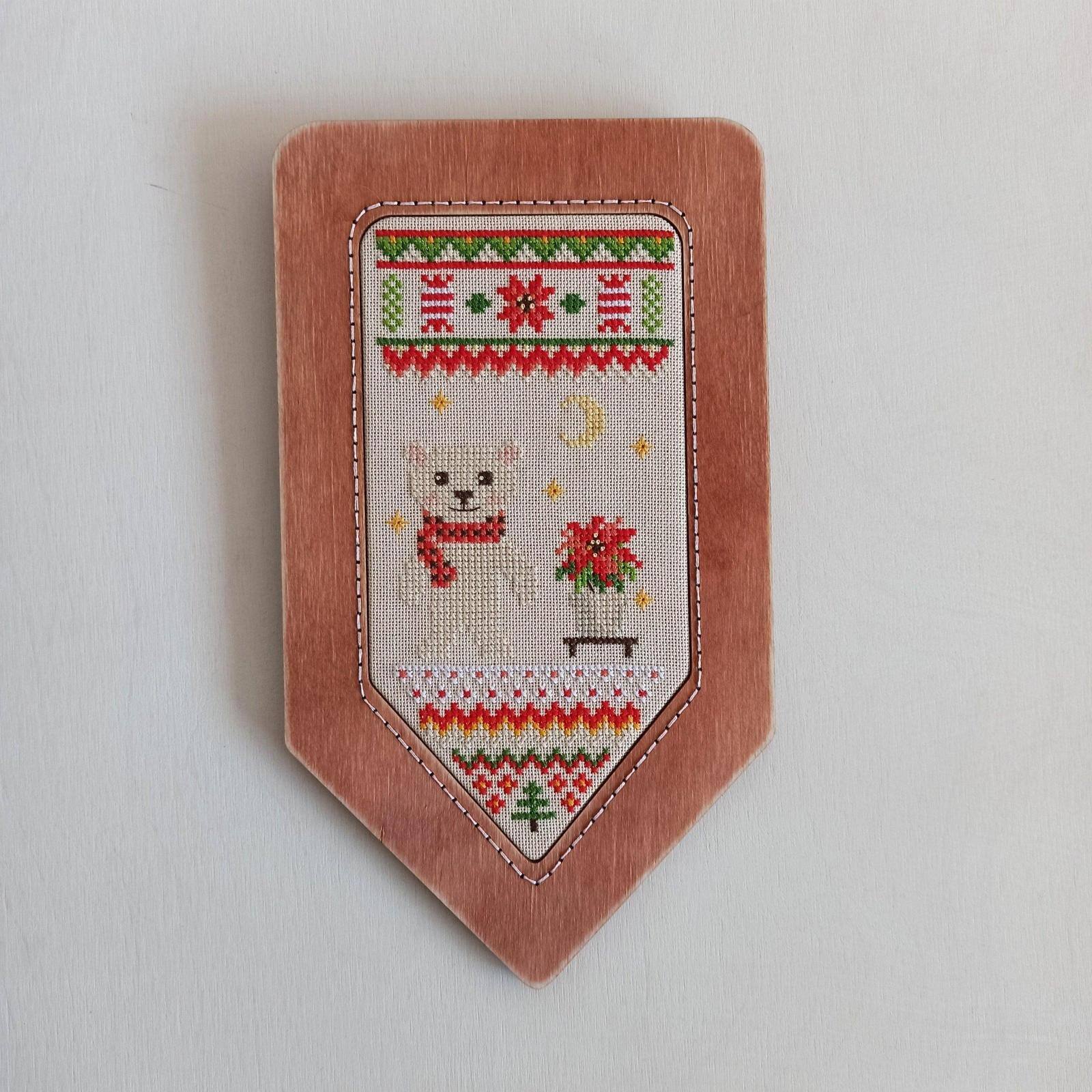 Neocraft Holiday Is Coming Cross Stitch Kit