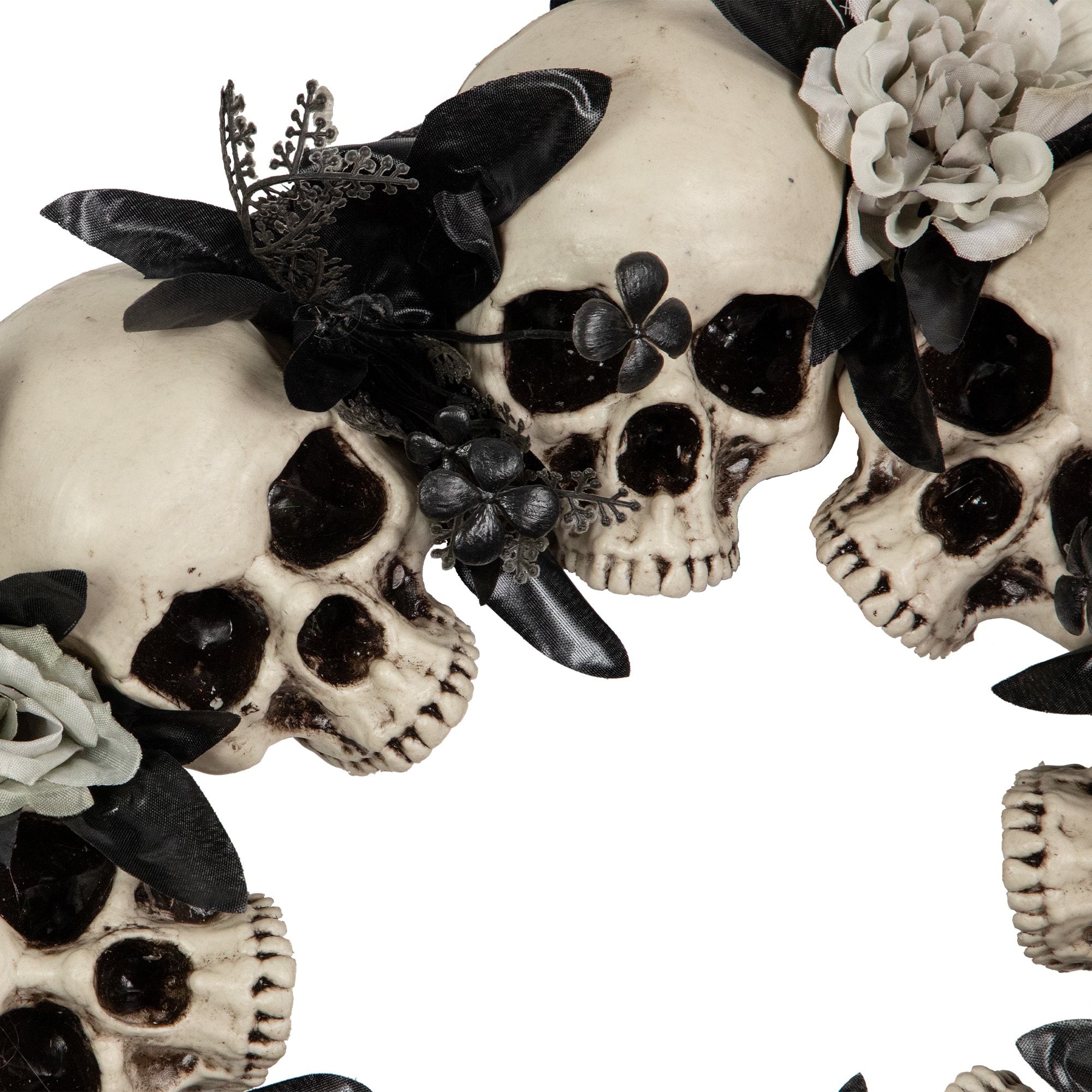 15" Skulls & Chains with Gray Roses Halloween Wreath