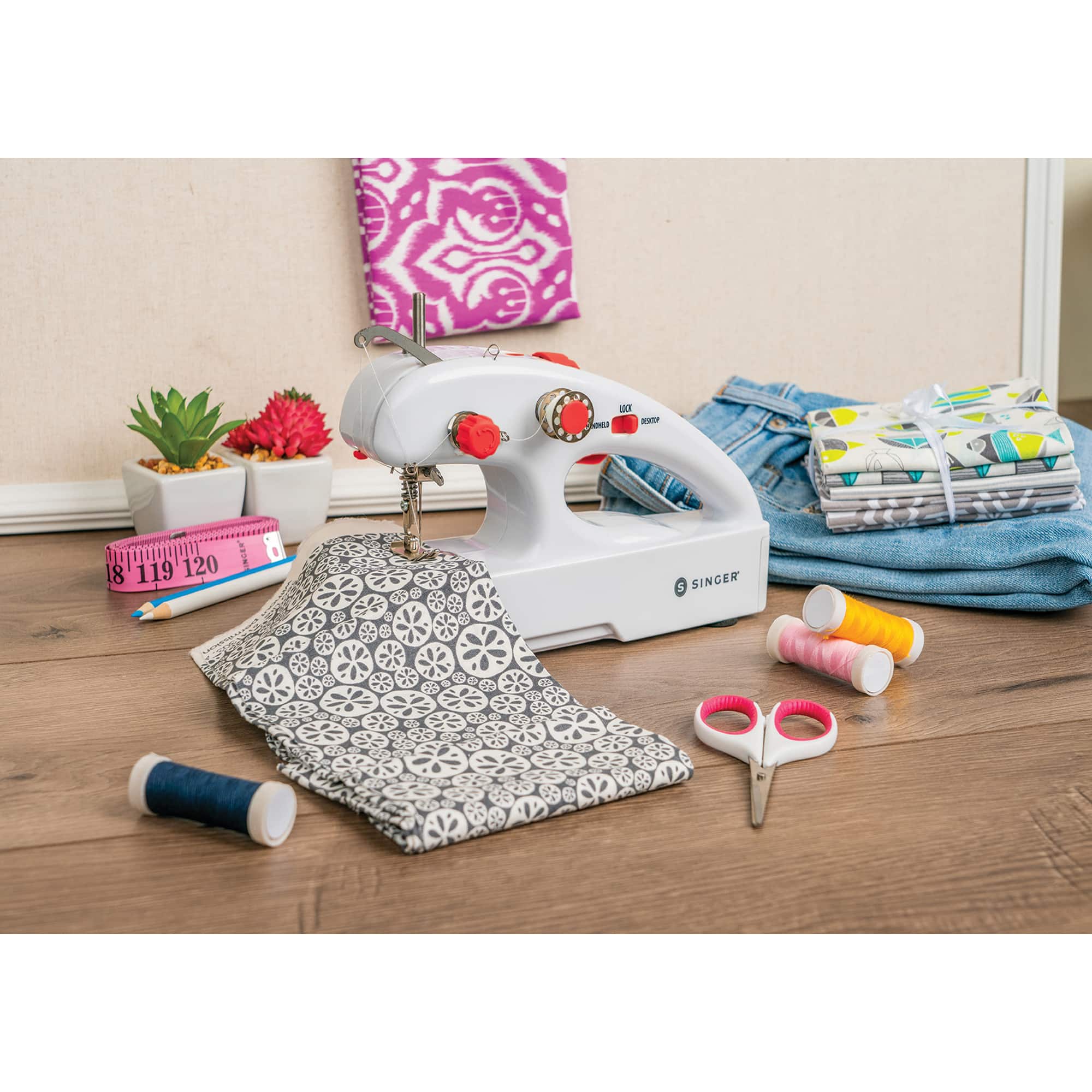 SINGER® Stitch Quick™+ Cordless Mending Machine