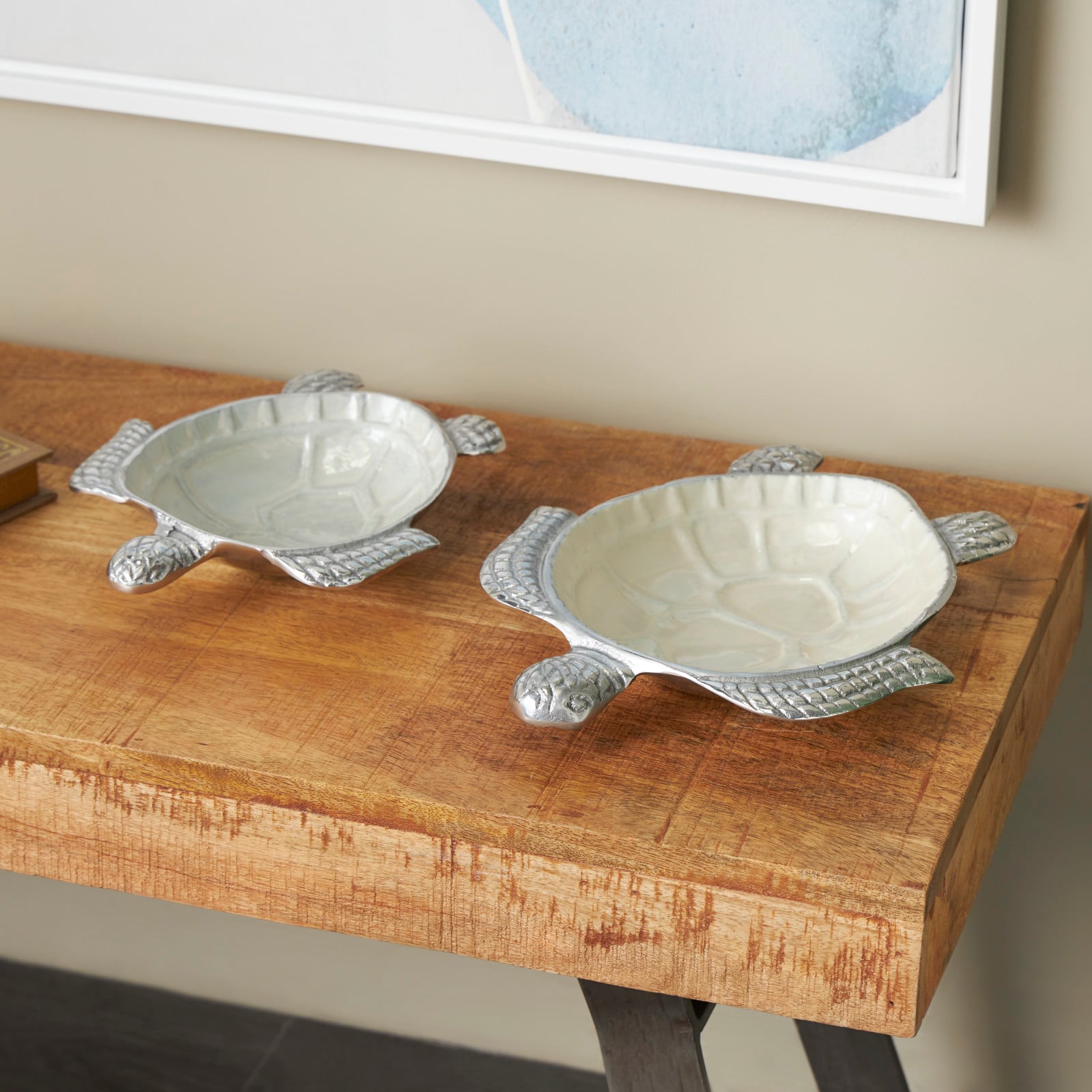 White Aluminum Metal Turtle Bowl with Silver Exterior Set