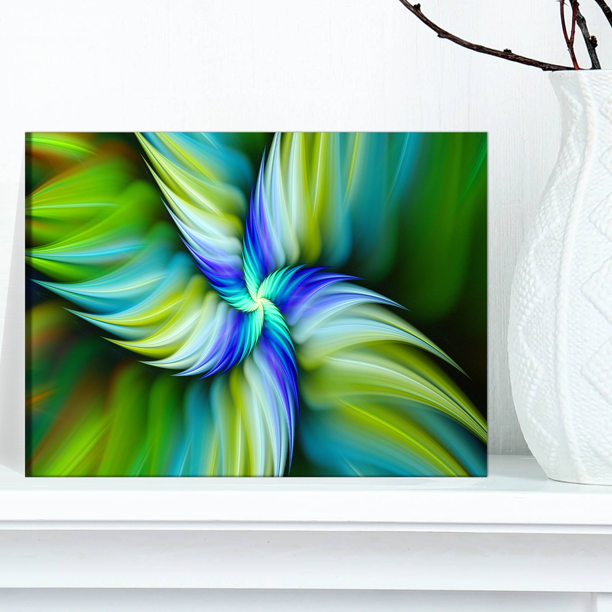 Designart - Rotating Fractal Green Star