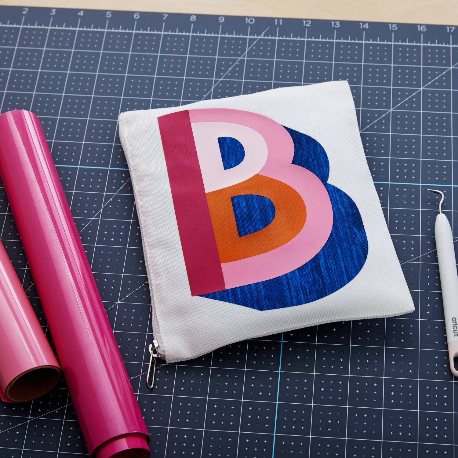 Cricut EasyPress® 2 9" x 9" + Starter Kit