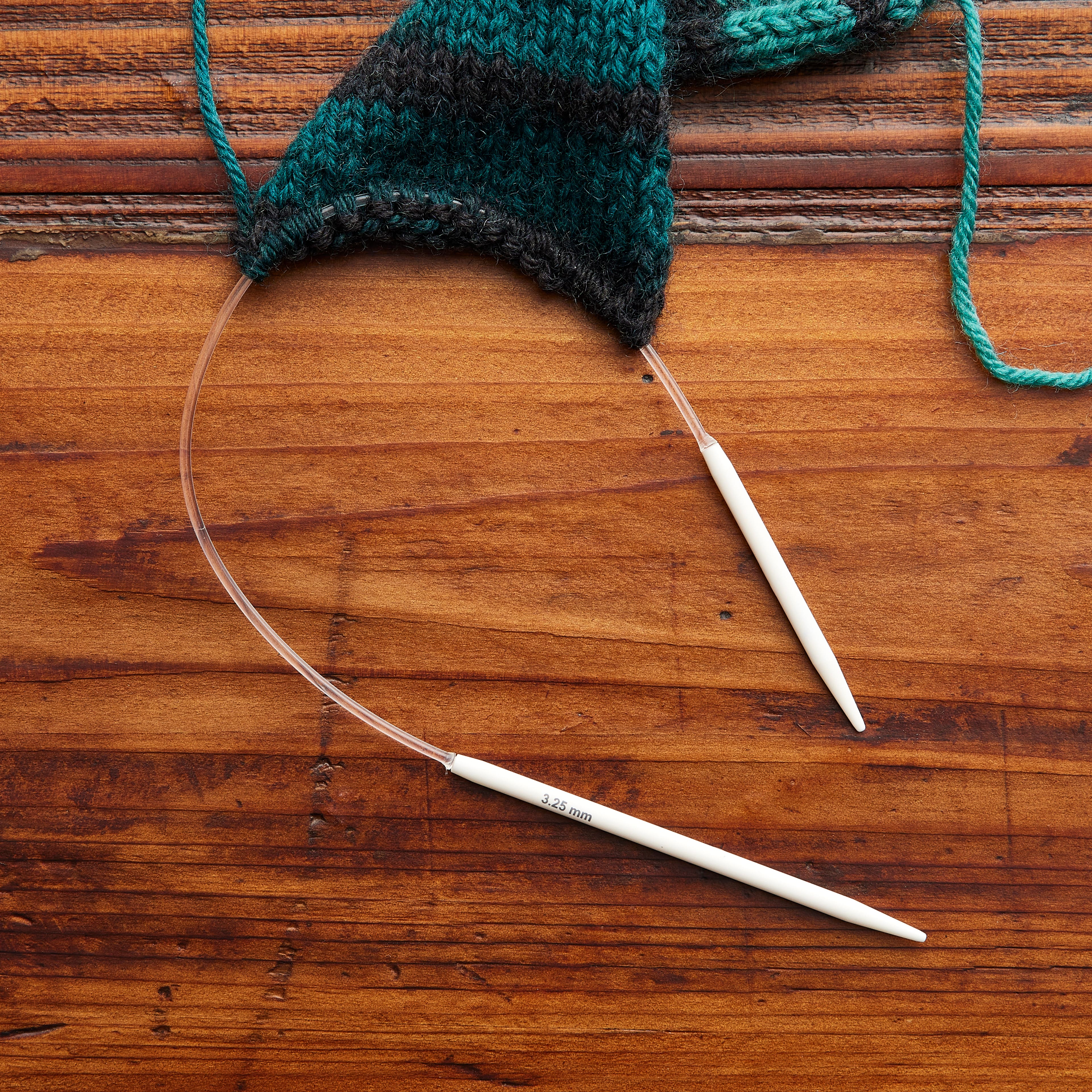 Aiguilles circulaires en plastique de Loops & Threads, 28 cm