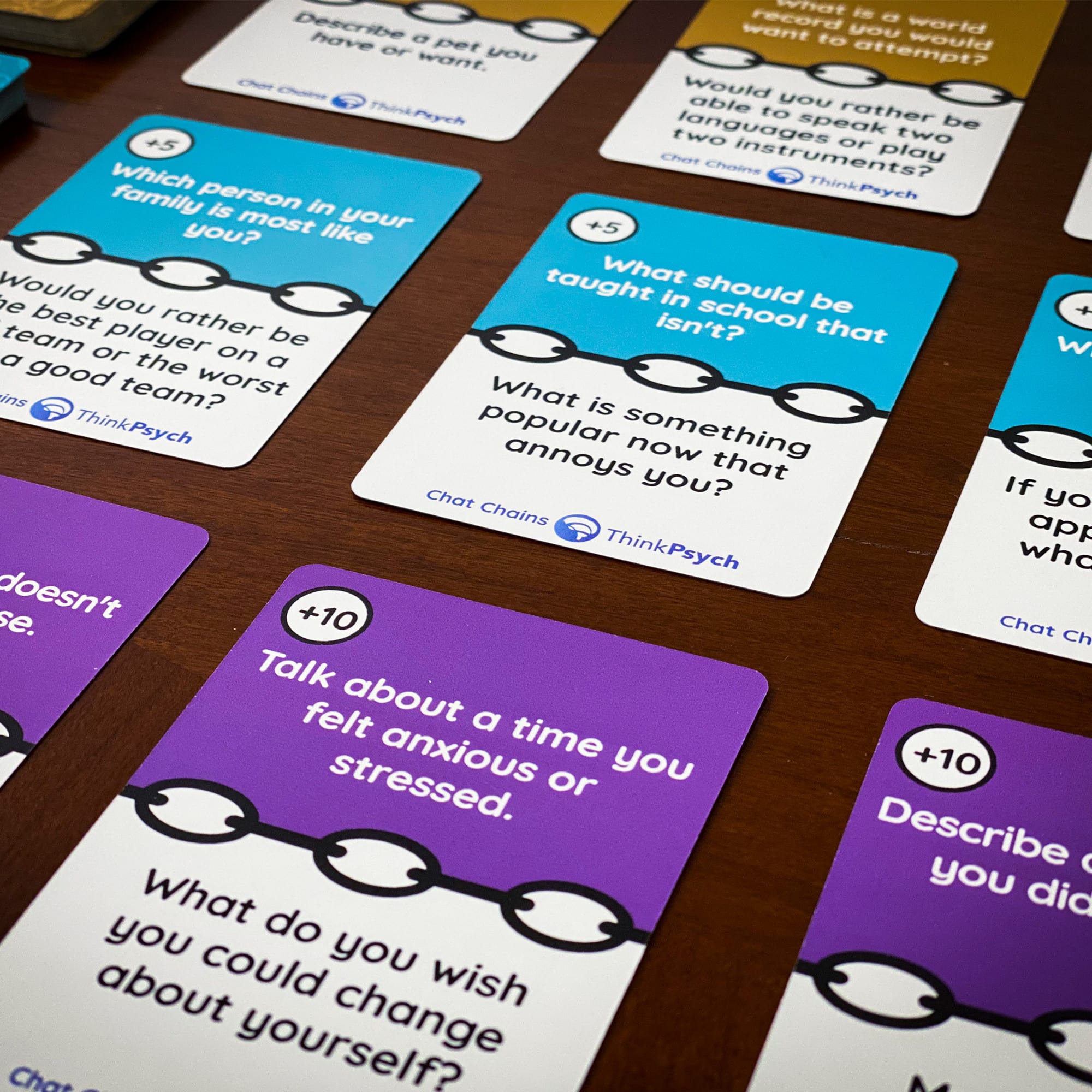 ThinkPsych® Chat Chains Social Skills Game Set