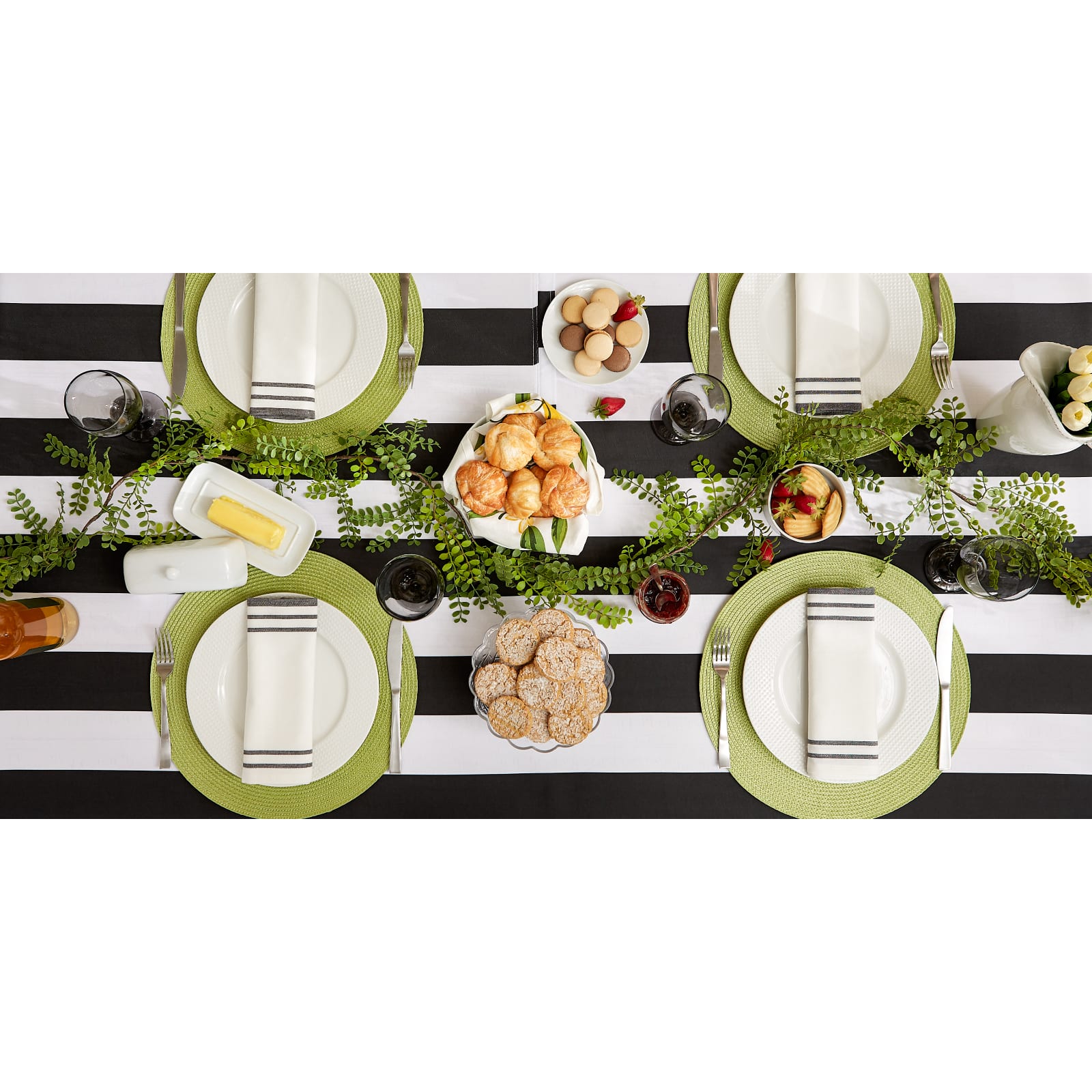 Black Cabana Stripe Print Outdoor Tablecloth, 60" Round