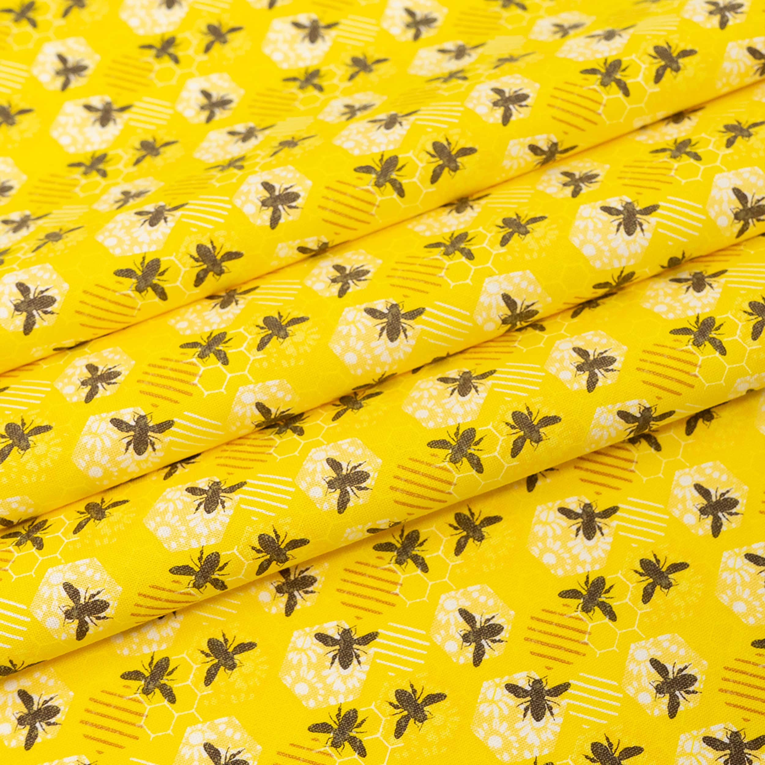 SINGER Honey Bee Gnomes Cotton Fabric Bundle