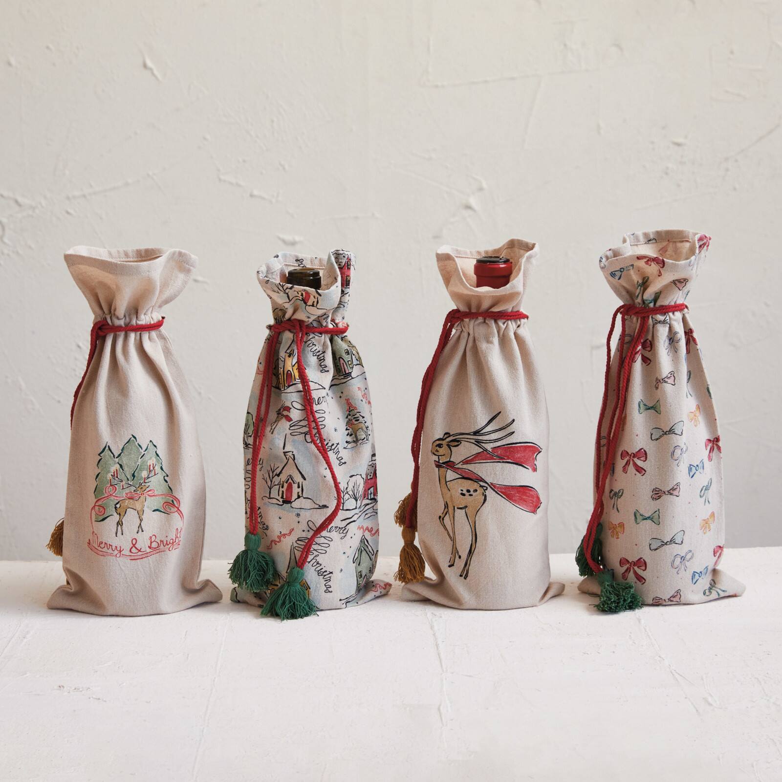 Hello Honey® Holiday Printed Cotton Chambray Drawstring Wine Bag Set