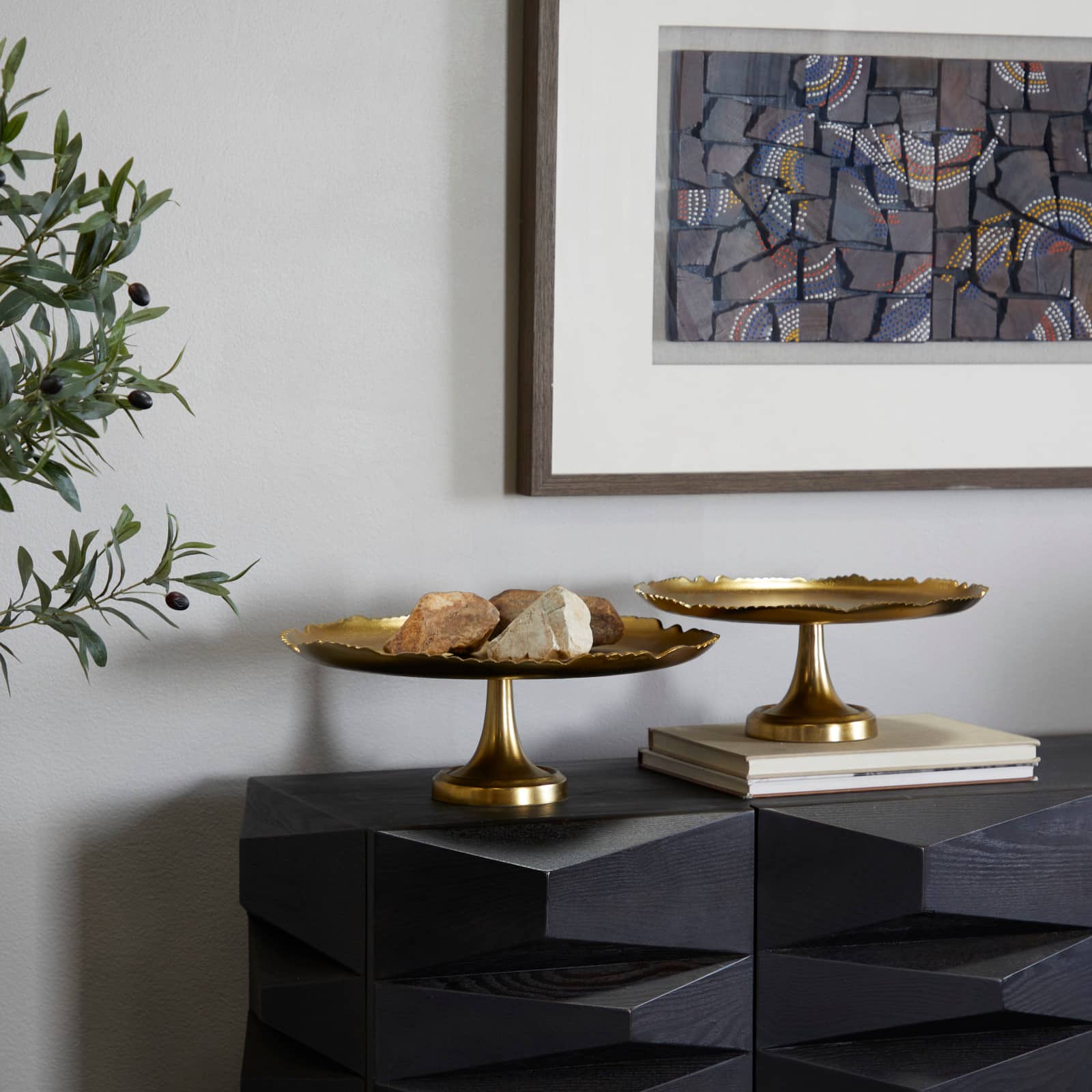 CosmoLiving by Cosmopolitan 16" Gold Aluminum Cake Stand