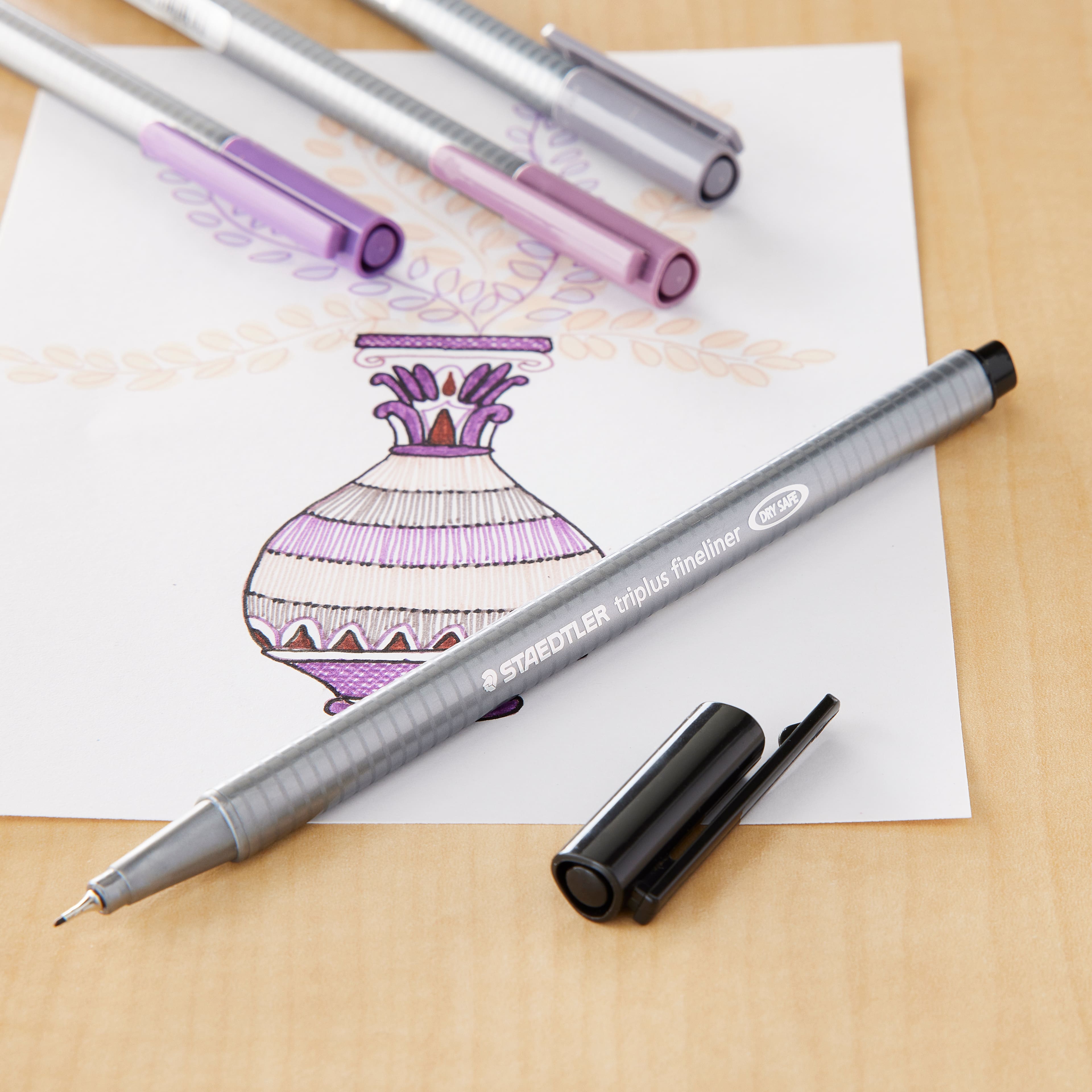 Stylo à pointe fine Triplus de Staedtler