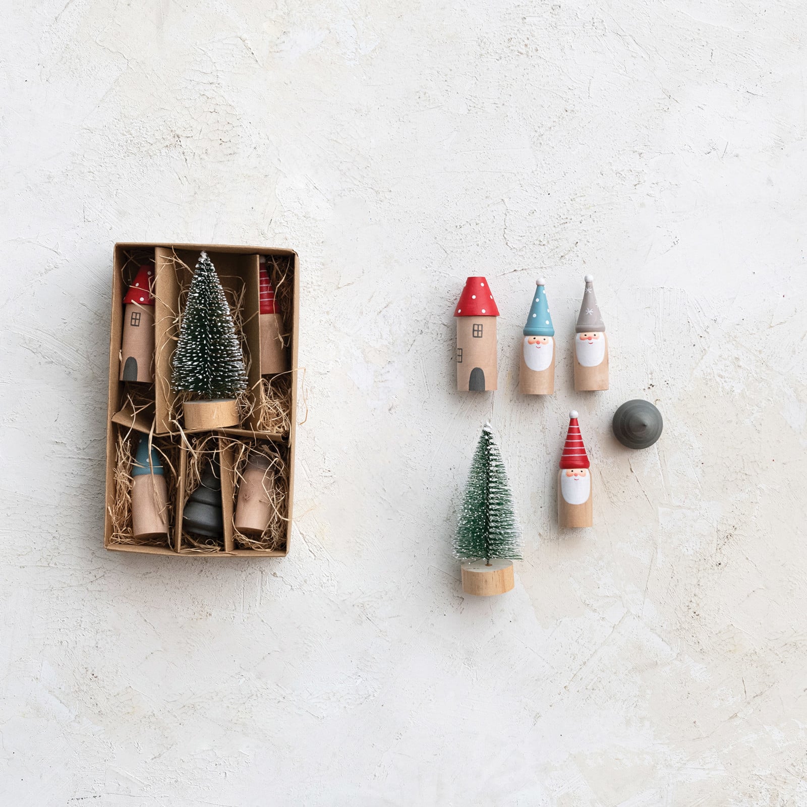 Hello Honey® Holiday Wood & Sisal House, Trees & Gnomes Décor Set