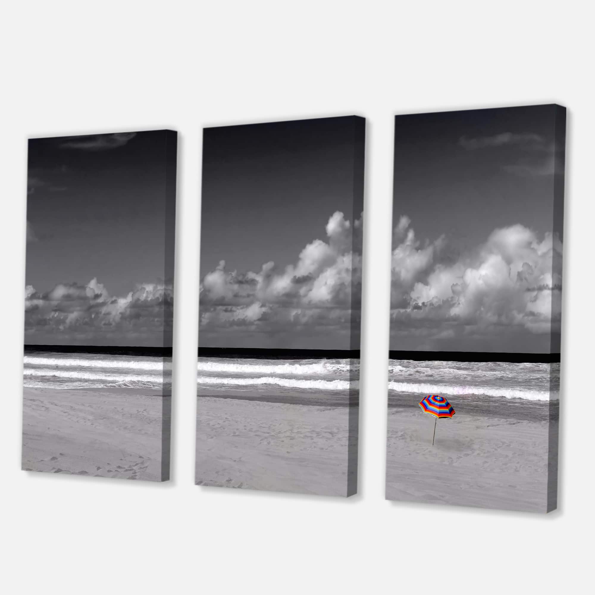 Designart - Monochrome Coastline Under Cloudy Sky