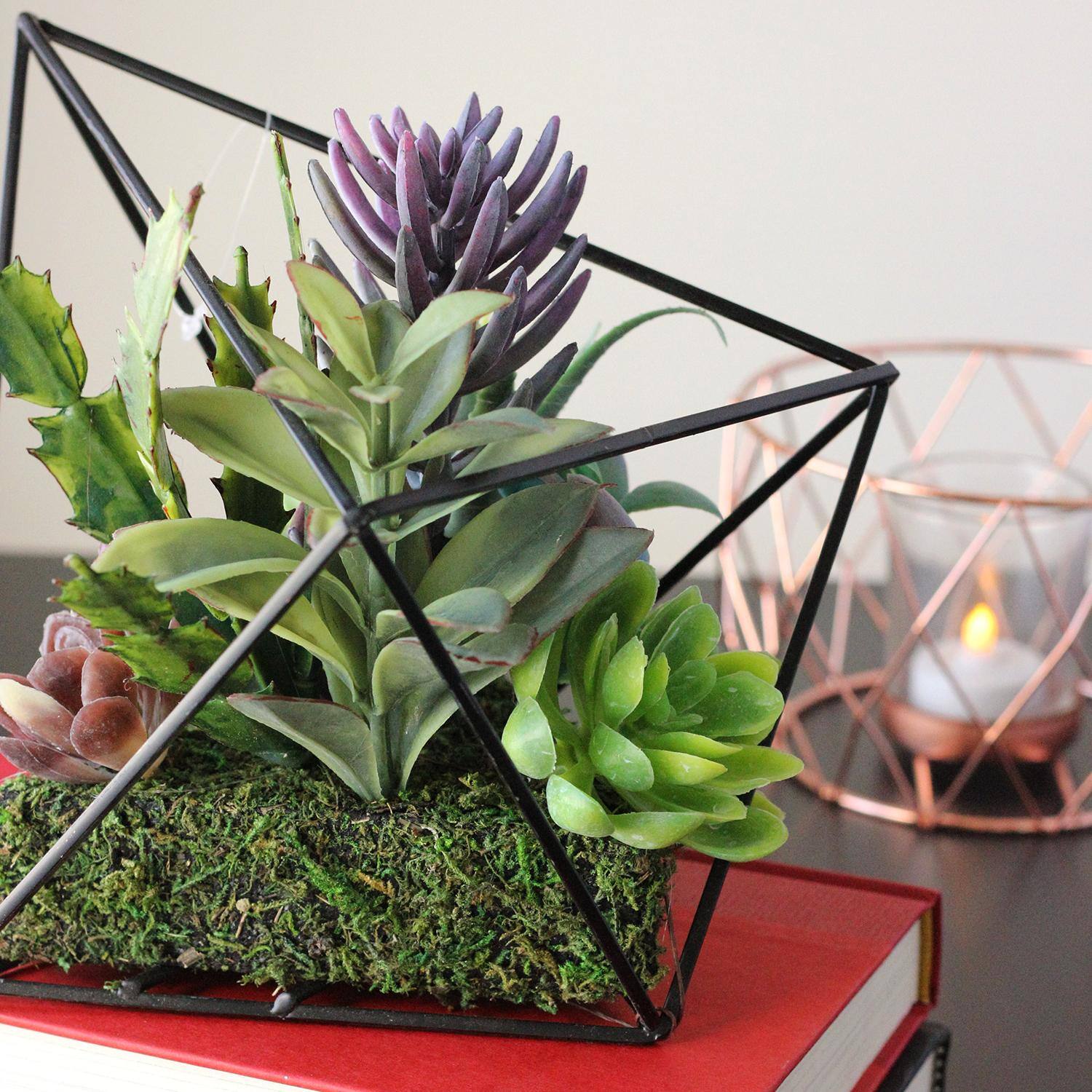 6.75" Green Artificial Succulent Arrangement in Diamond Metal Frame
