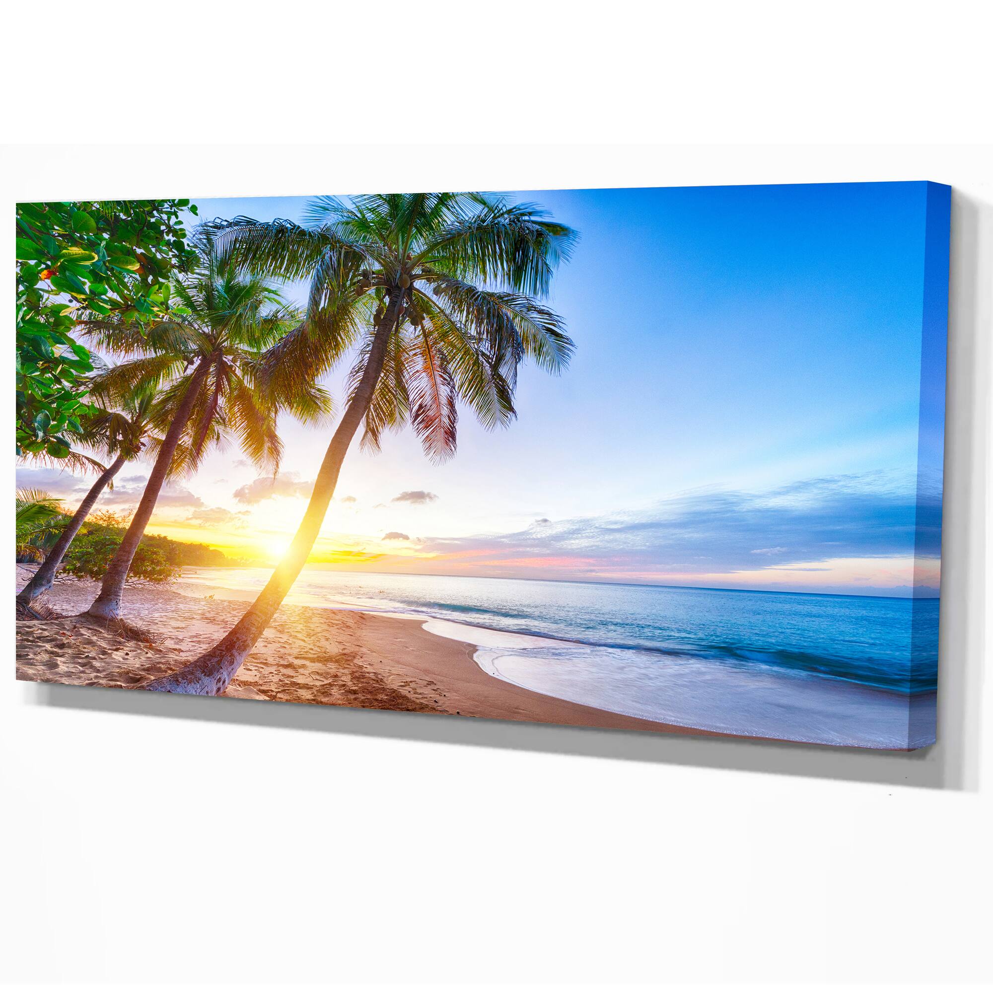 Designart - Pearl Beach in Guadeloupe - Sea & Shore Photographic on wrapped Canvas