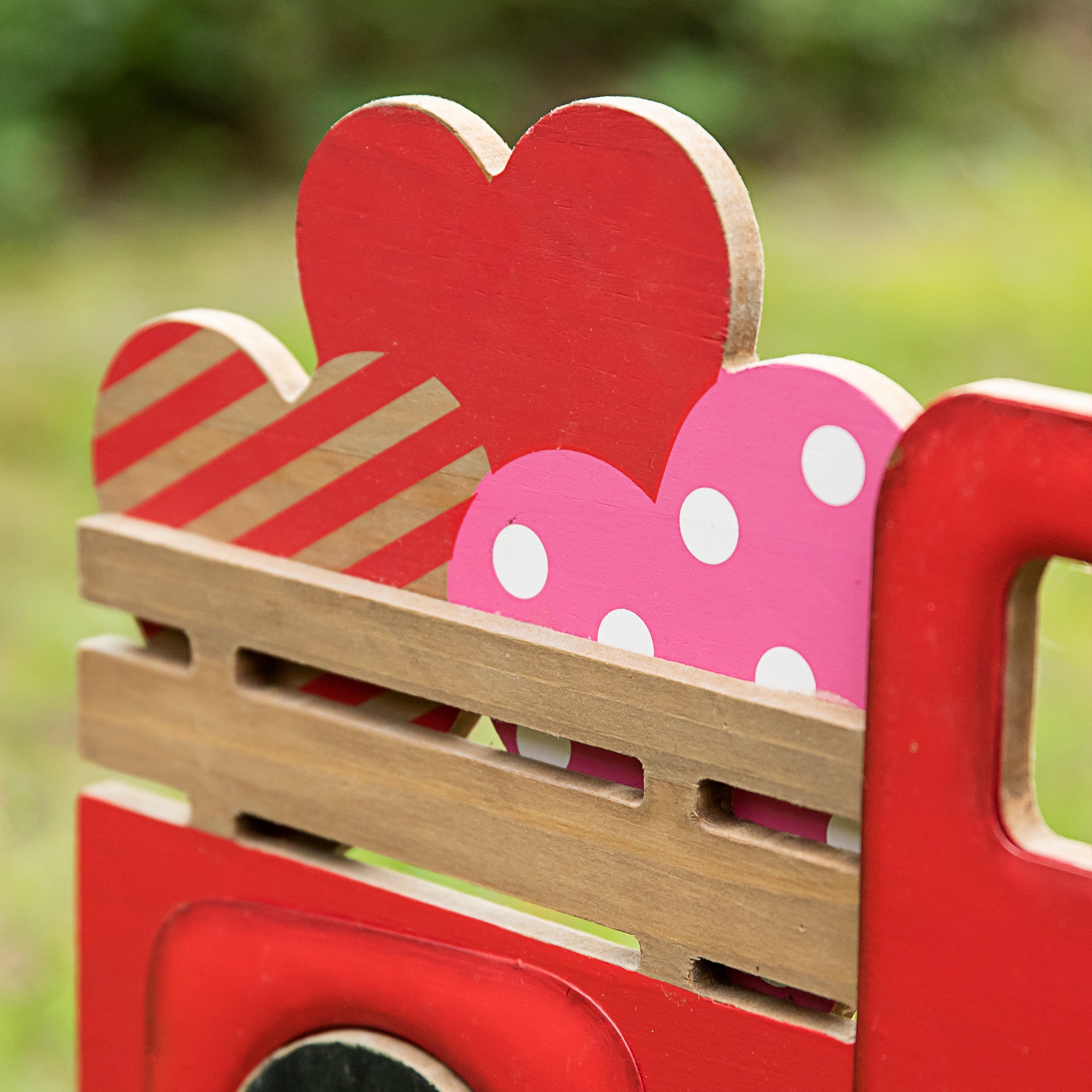 Glitzhome® 24" Metal Wooden Valentine's Truck Yard Stake & Hanging Sign