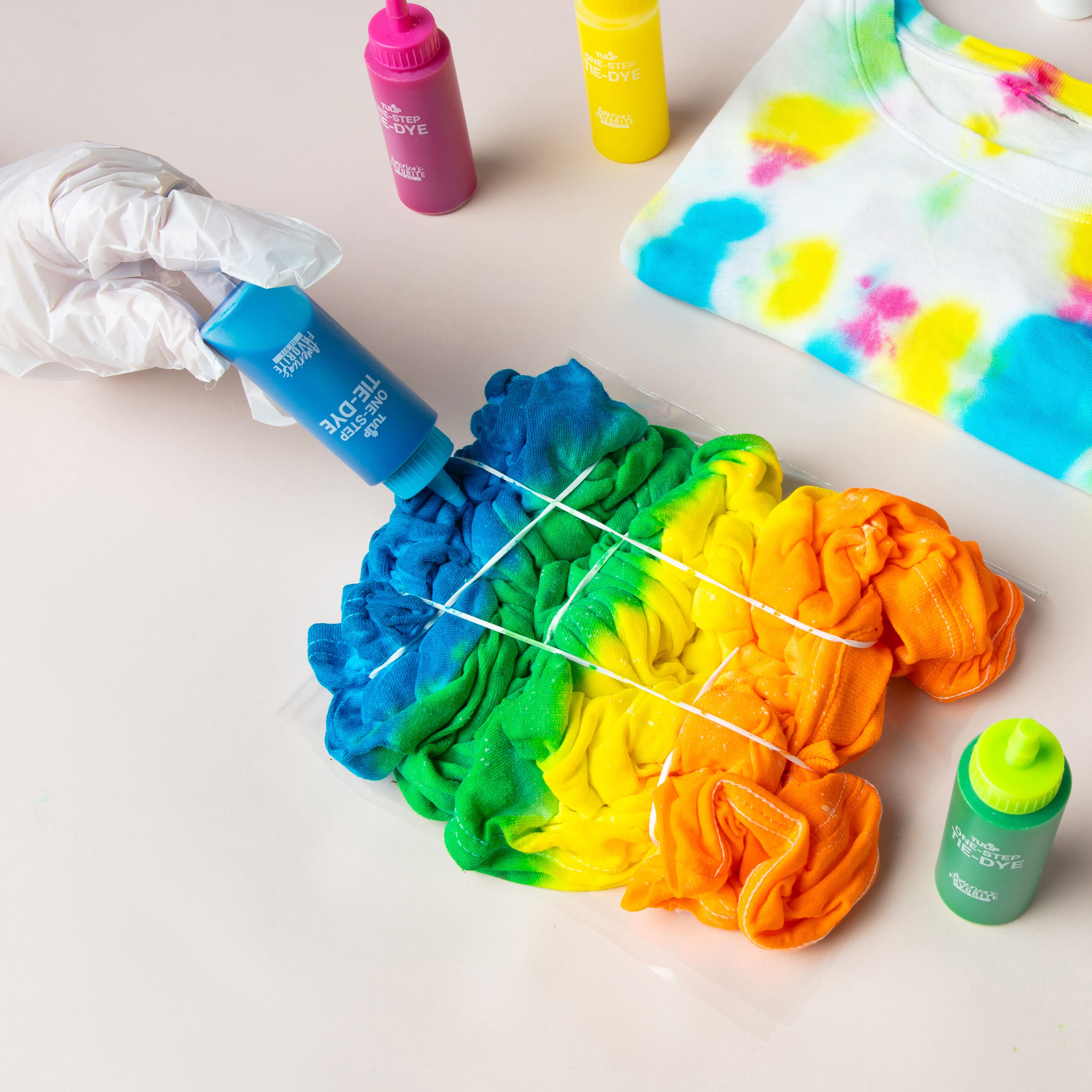 Tulip® 18 Colour Glow Tie Dye Kit