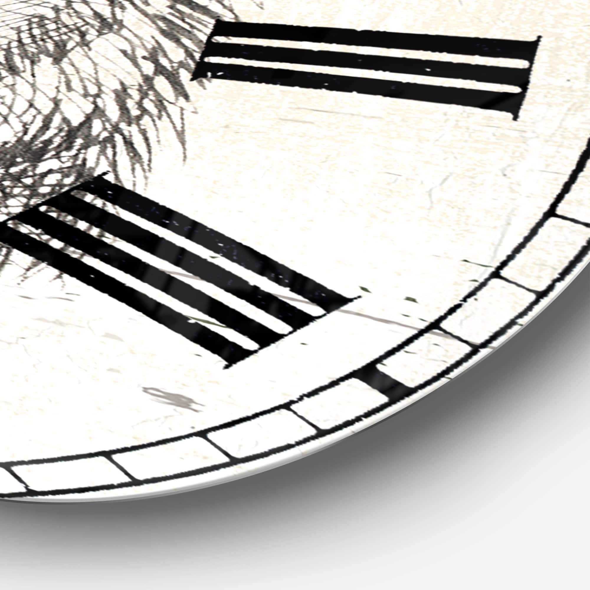 Designart 'Bear Wild And Beautiful Iv Traditional Wall Clock