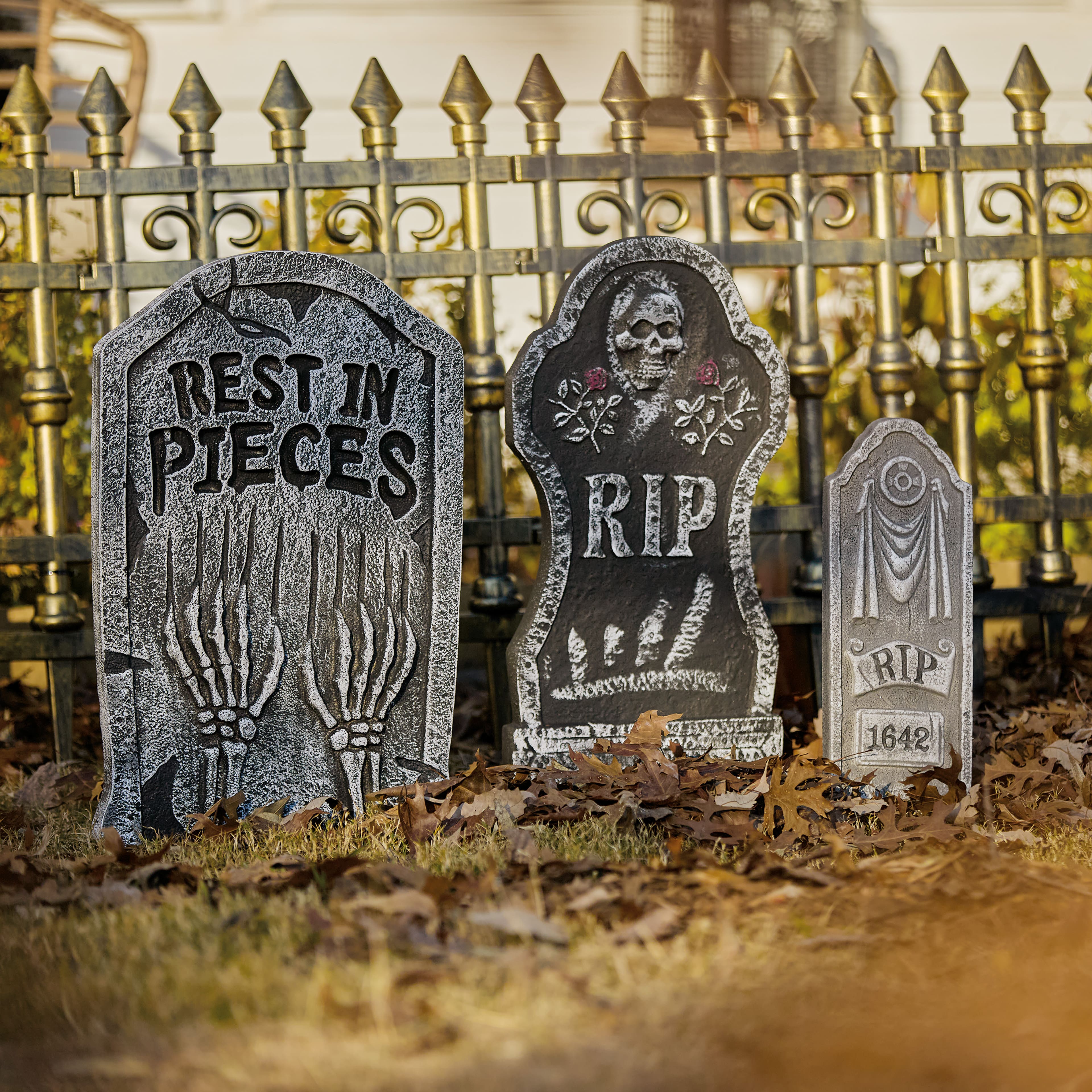 Rest in Pieces Tombstones, 3ct. by Ashland®