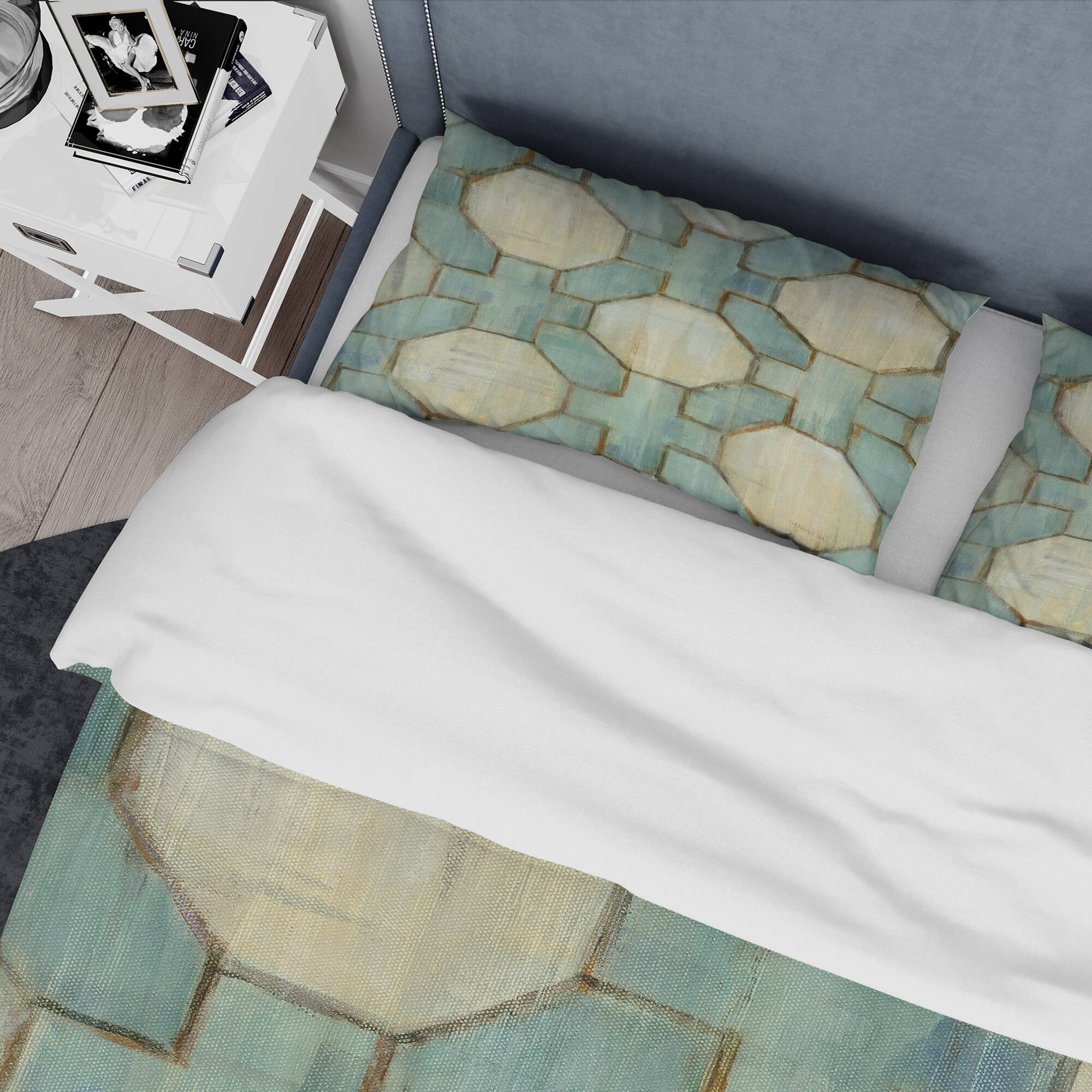 Designart 'Geometric Title Element' Geometric Bedding Set - Duvet Cover & Shams