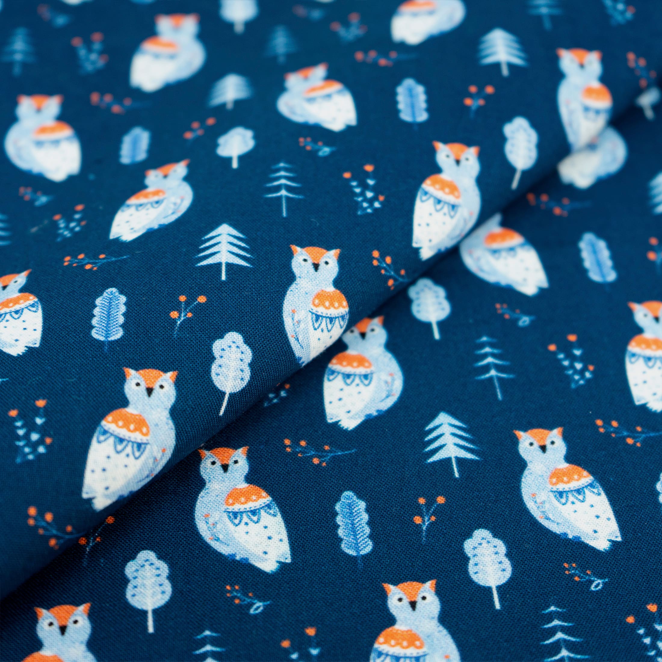 SINGER Scandinavian Christmas Print Ringspun Cotton Fabric Bundle