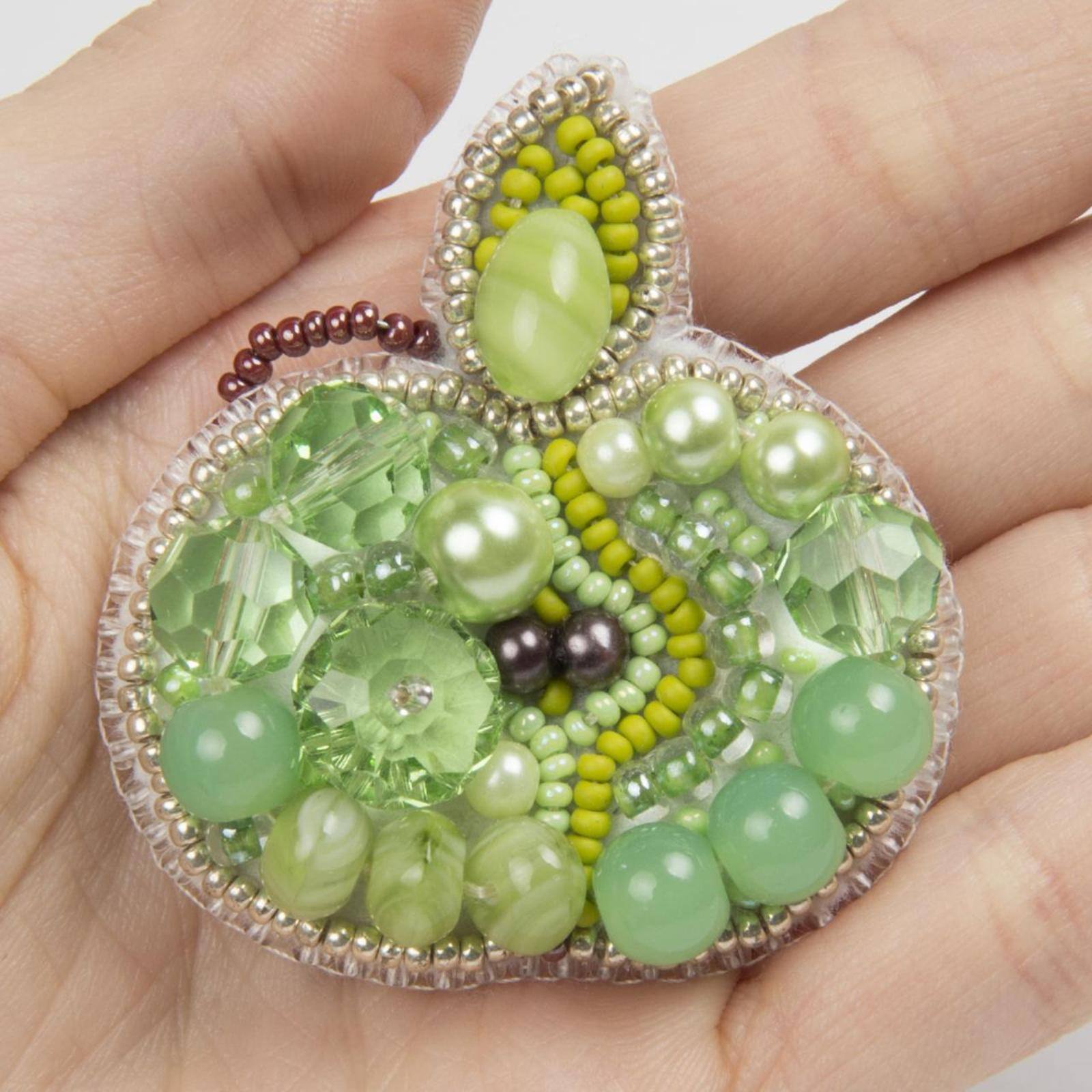 Charivna Mit Crystal Art Beadwork Green Apple Brooch Kit