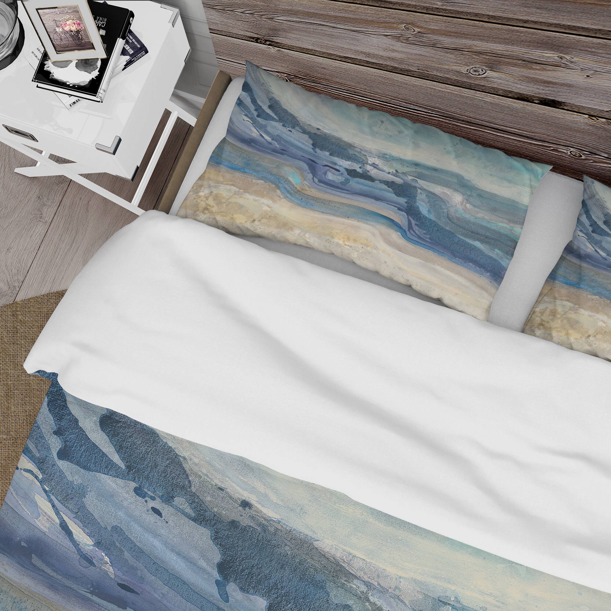 Designart 'Coast Blue Sea Waves Watercolour' Traditional Bedding Set