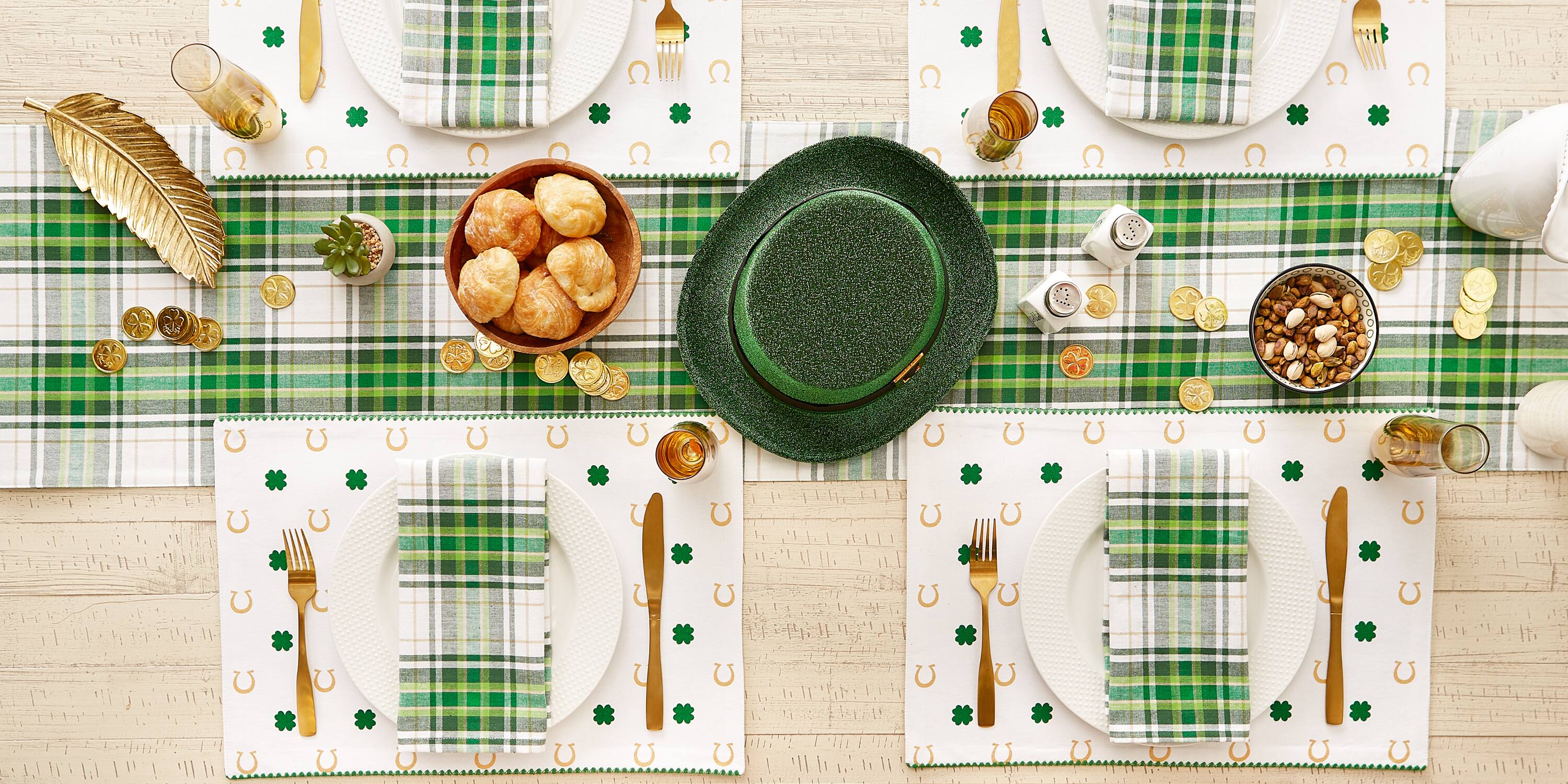 DII® Clover Horseshoe Printed Placemats, 4ct.