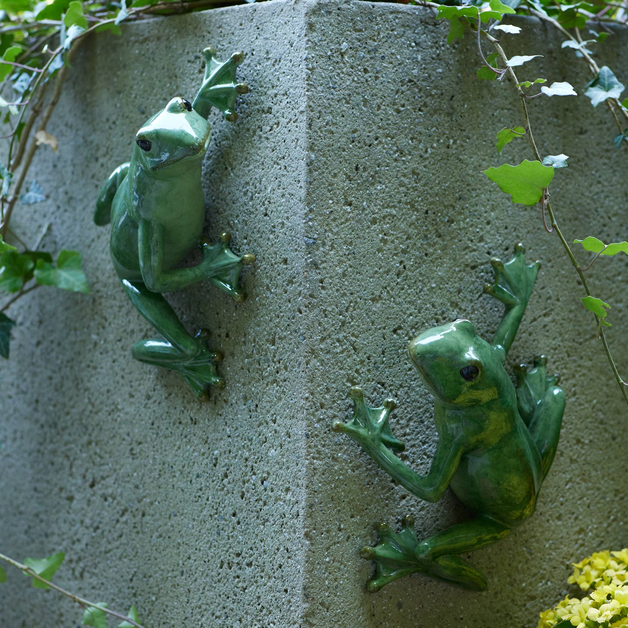 7.75" Stone Garden Frog Wall Accent Set