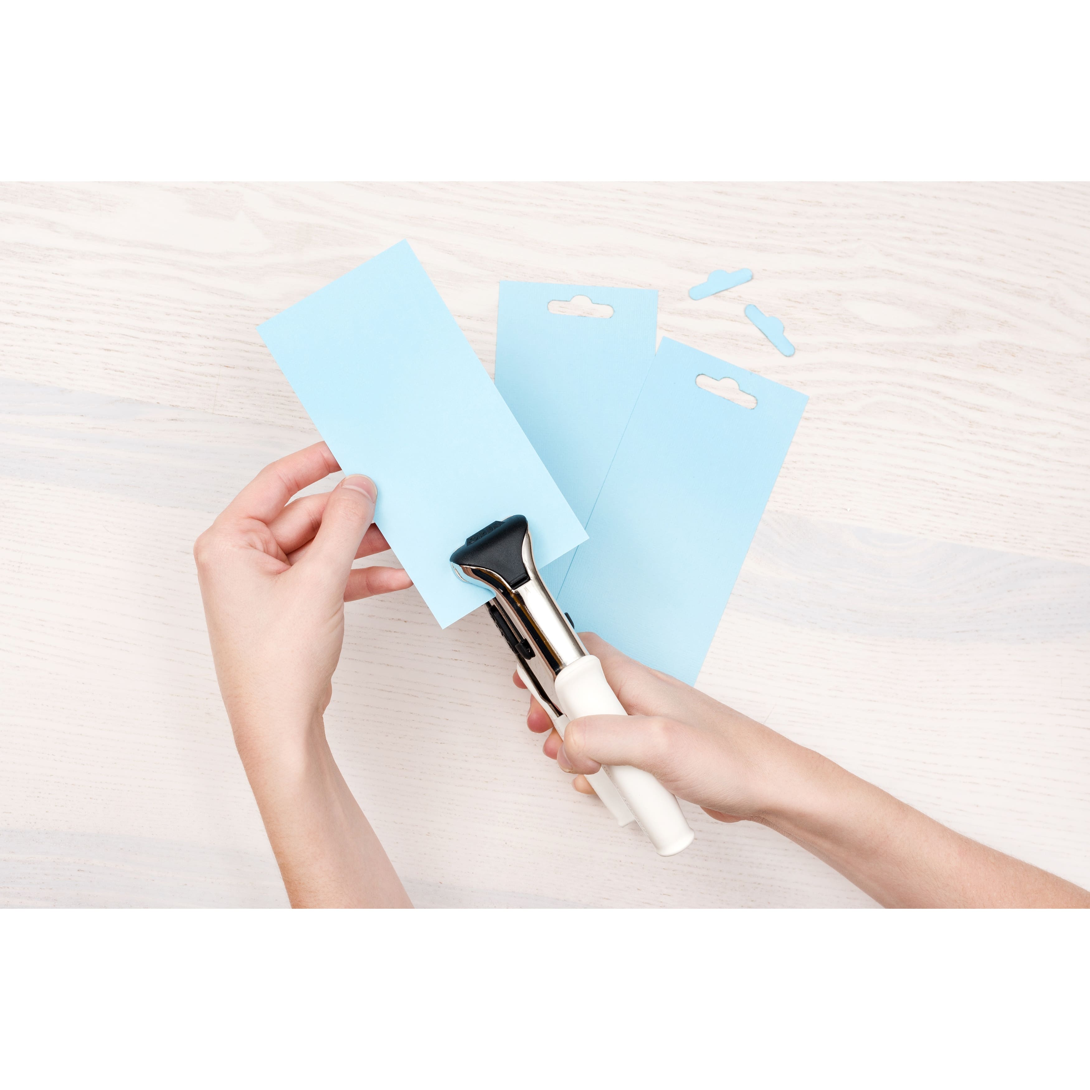 We R Memory Keepers® Crop-A-Dile® Euro Hook Power Punch