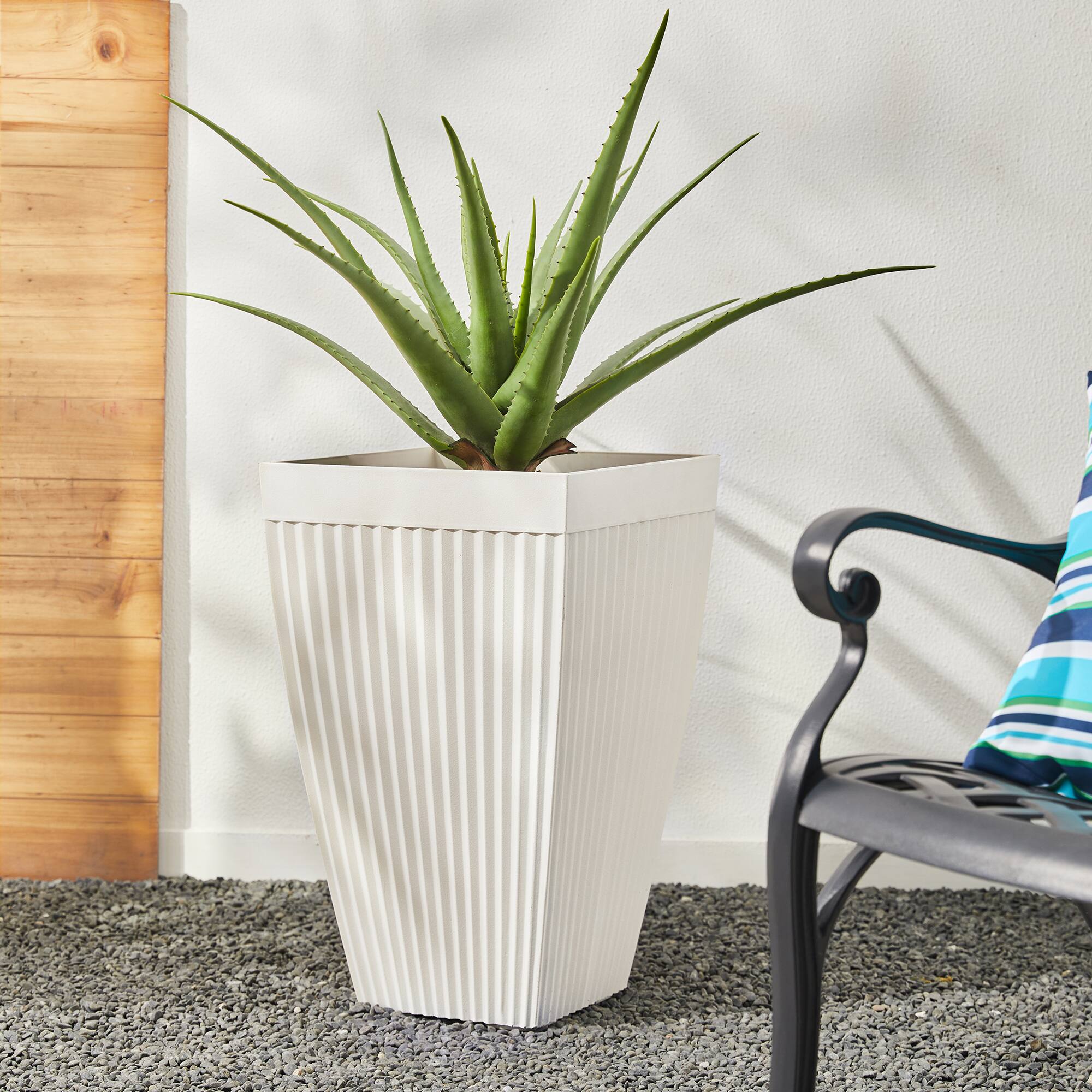 Glitzhome® 23" Eco-Friendly Oversized Faux Concrete Square Fluted Pot Planters