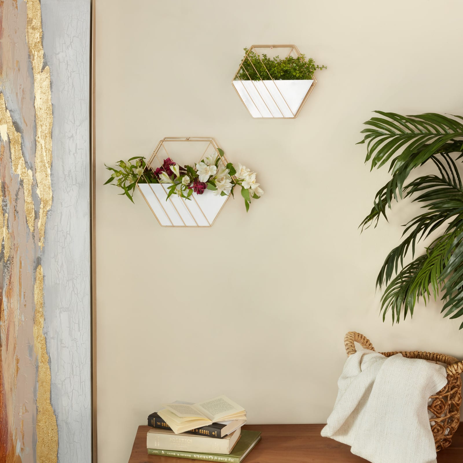 CosmoLiving by Cosmopolitan Set of 2 White Iron Contemporary Planter, 10" x 12" x 5"