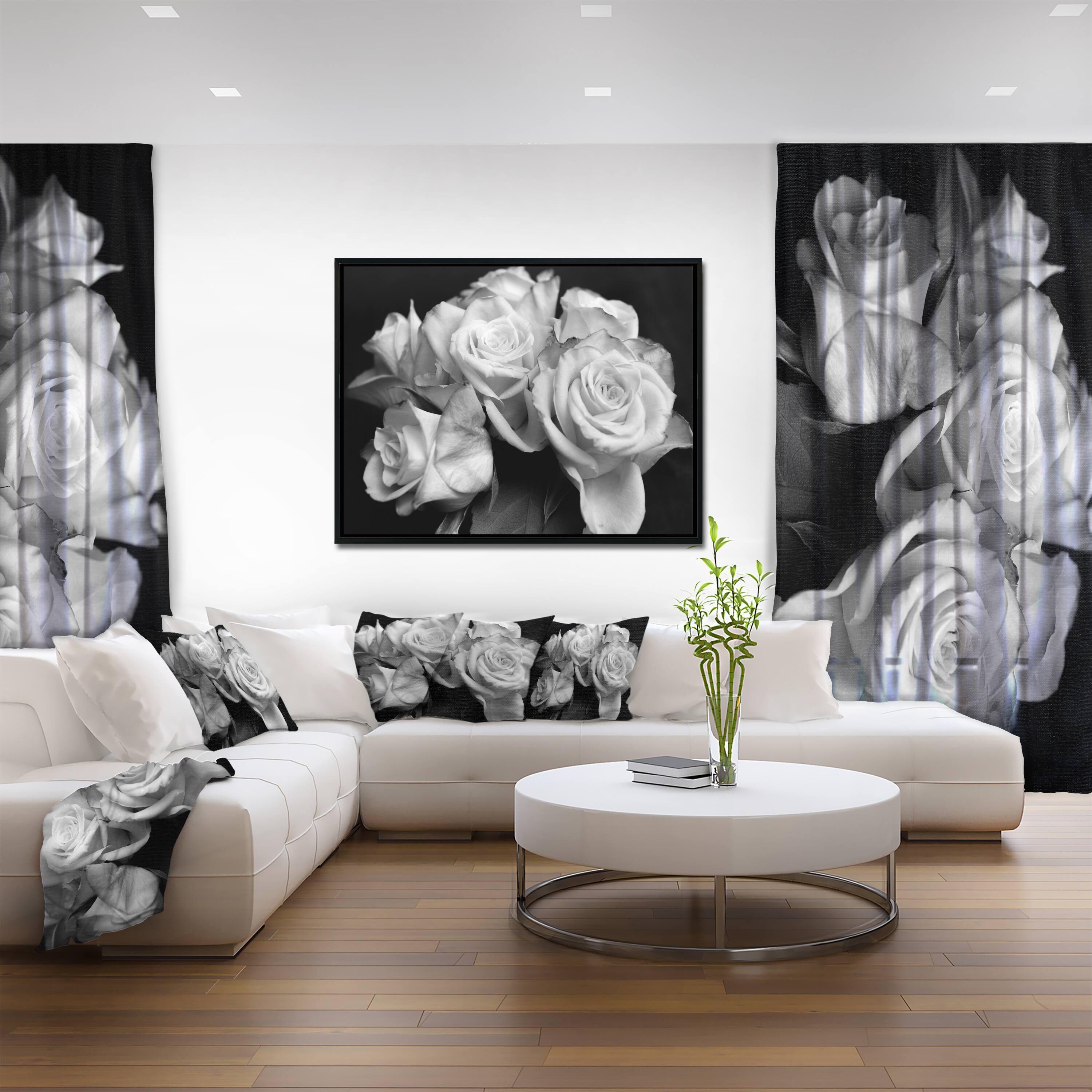 Designart - Bunch of Roses Black and White