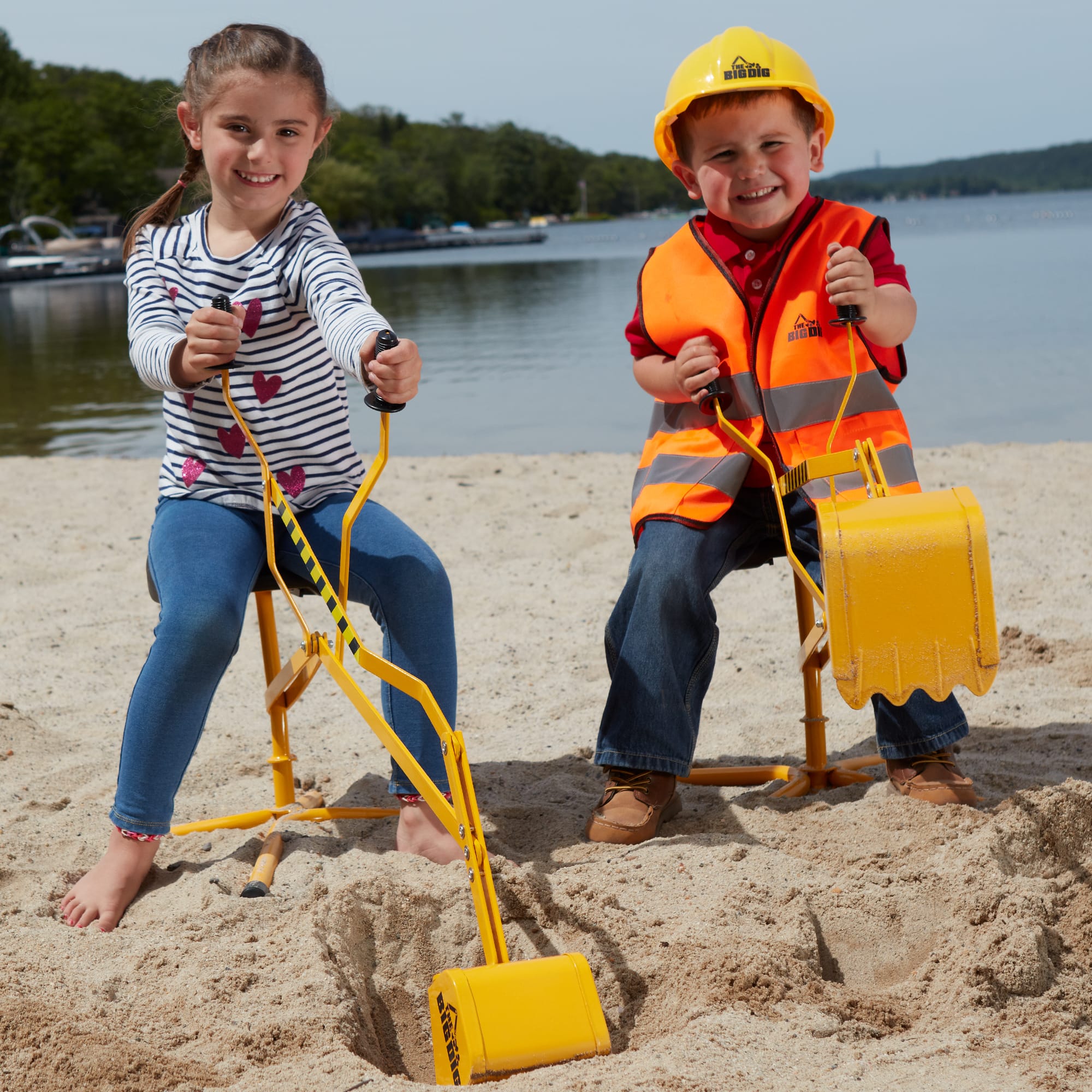 Reeves™ The Big Dig™ Ride-On Working Crane Activity