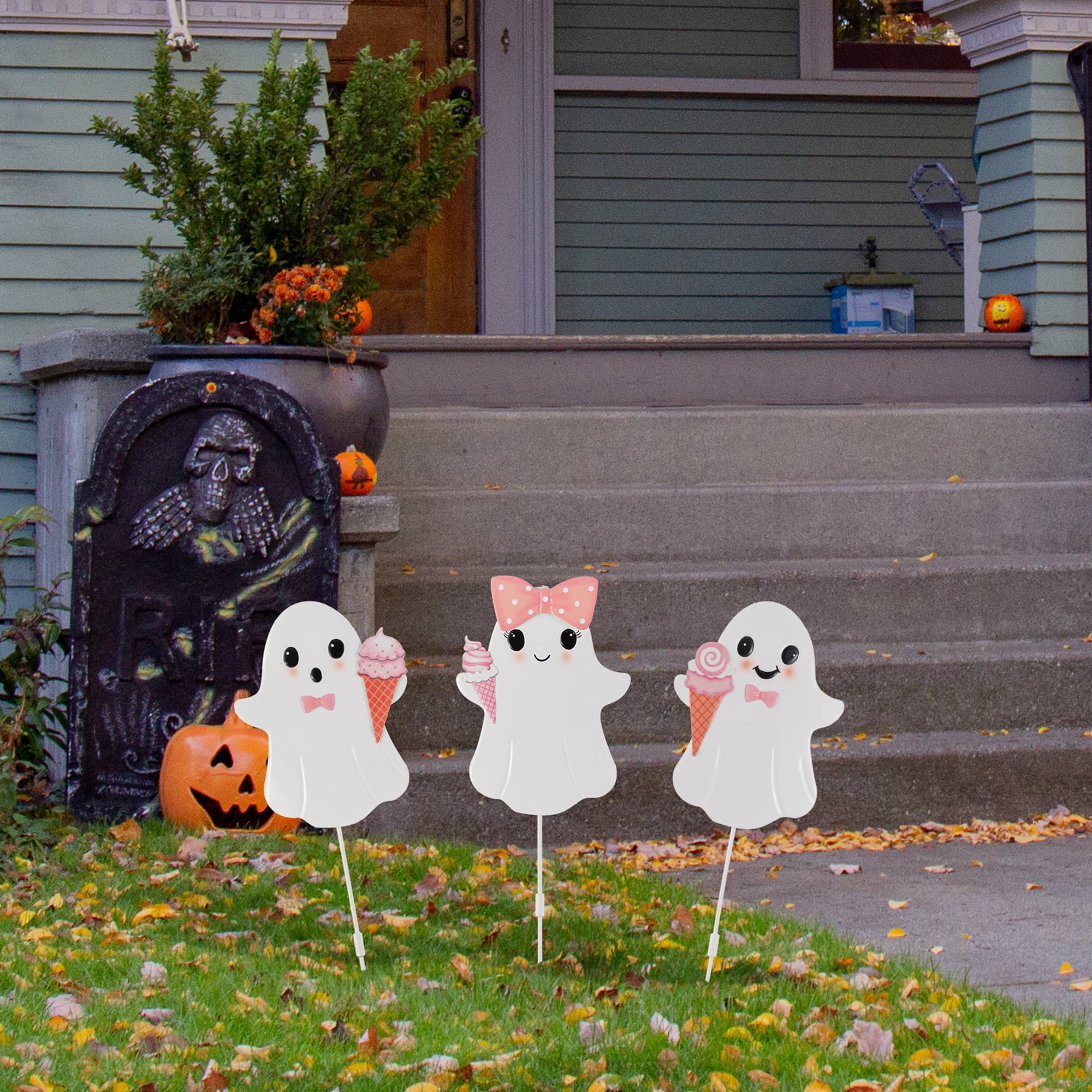 Glitzhome® 23.75" Halloween Metal Pink Ghosts Yard Stake, Set of 3