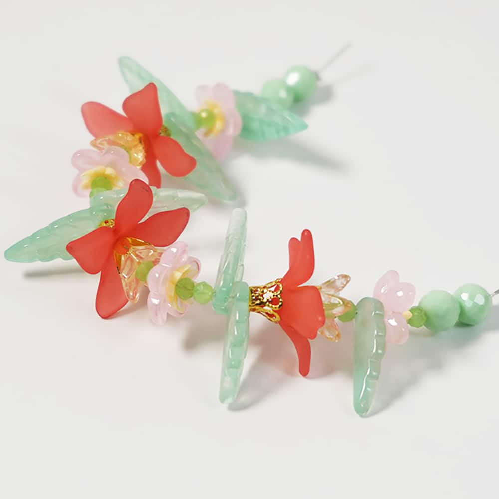 Jesse James Beads Floral Glass Beads