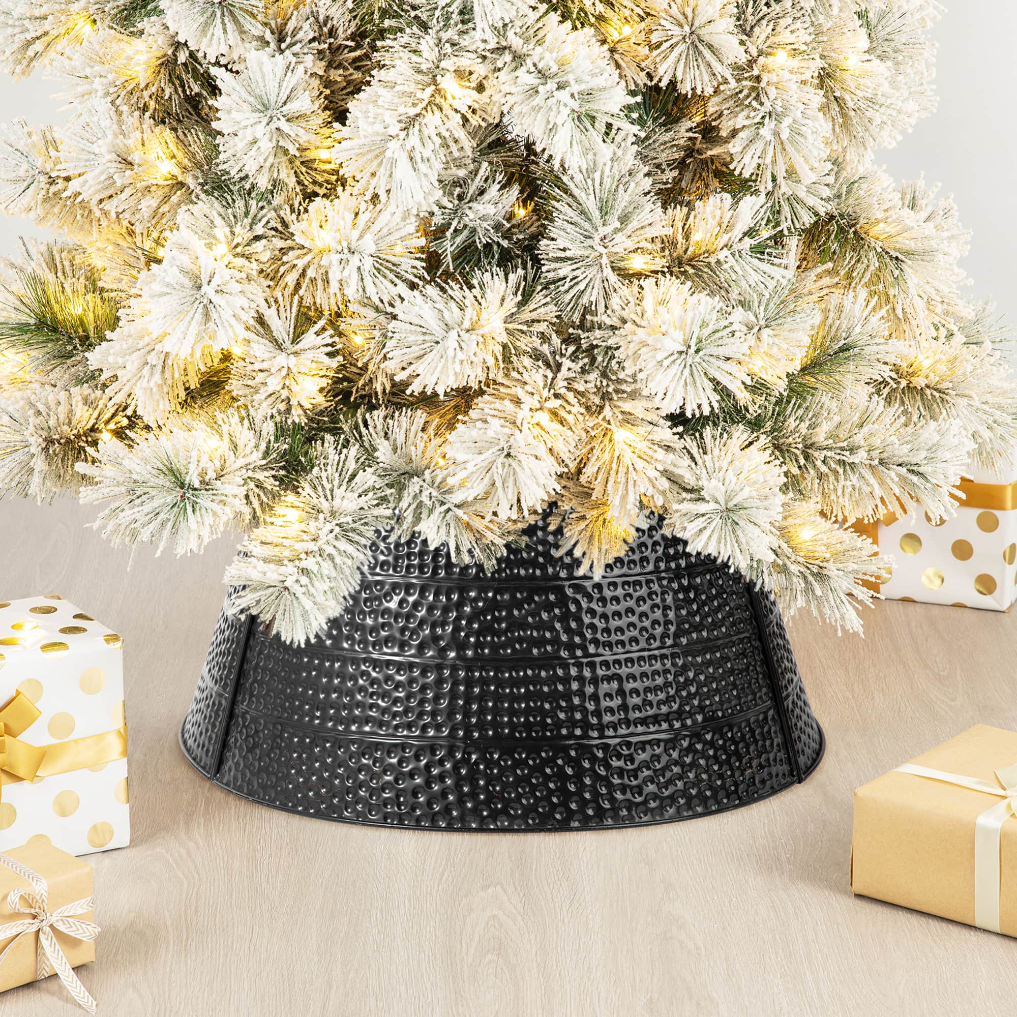 Glitzhome® 22" Hammered Metal Tree Collar