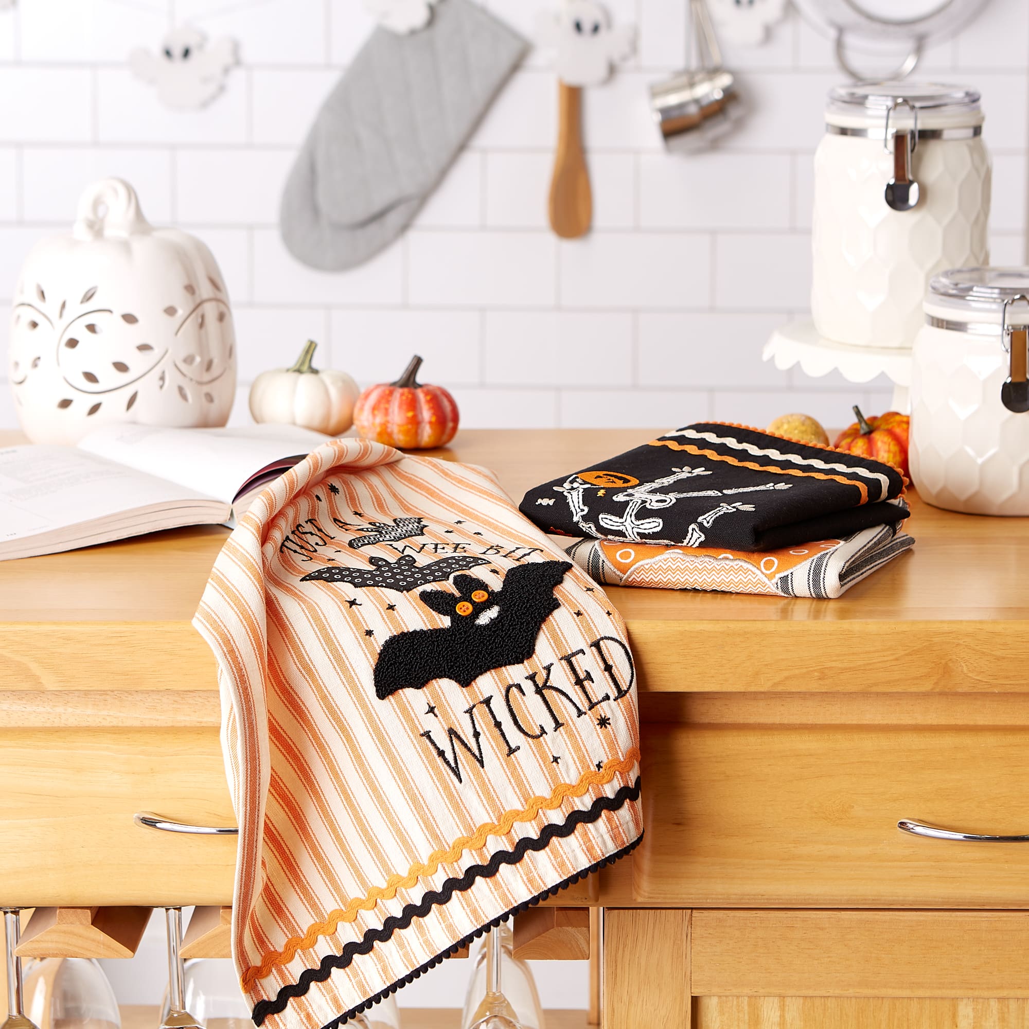 DII® Embellished Halloween Happy Haunting Wicked Treats Dishtowels Set