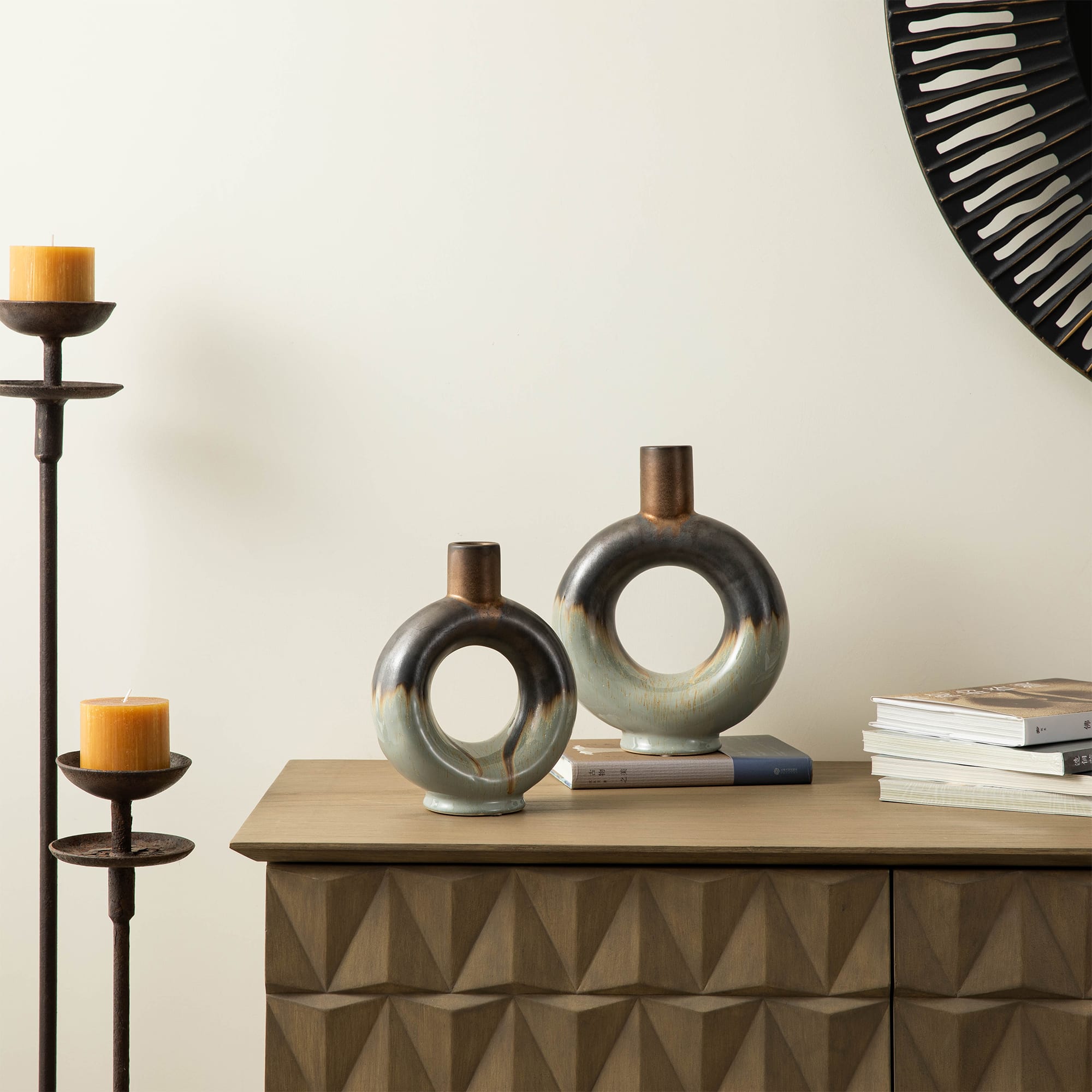 Glitzhome® Circle Hollow Two-Tone Ceramic Modern Vase Set