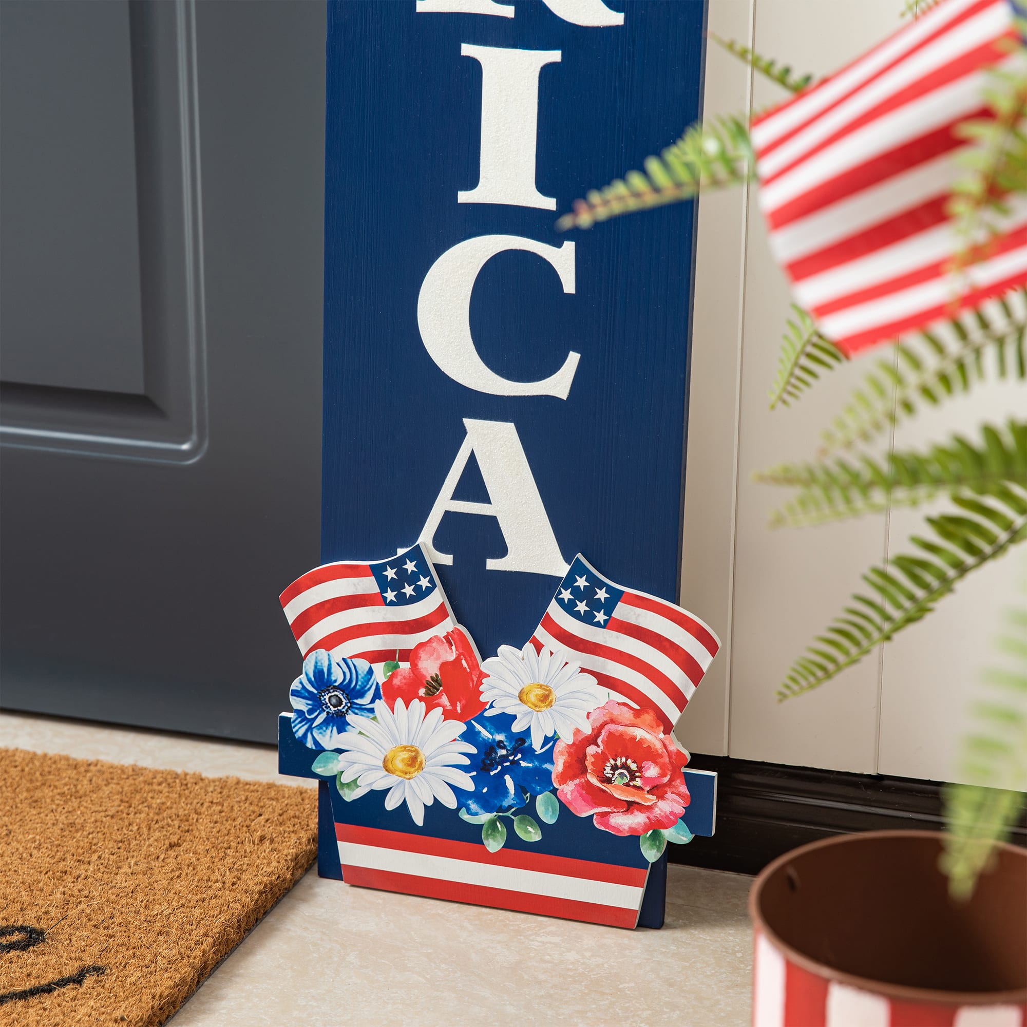 Glitzhome® 42" Patriotic America Wood Porch Décor