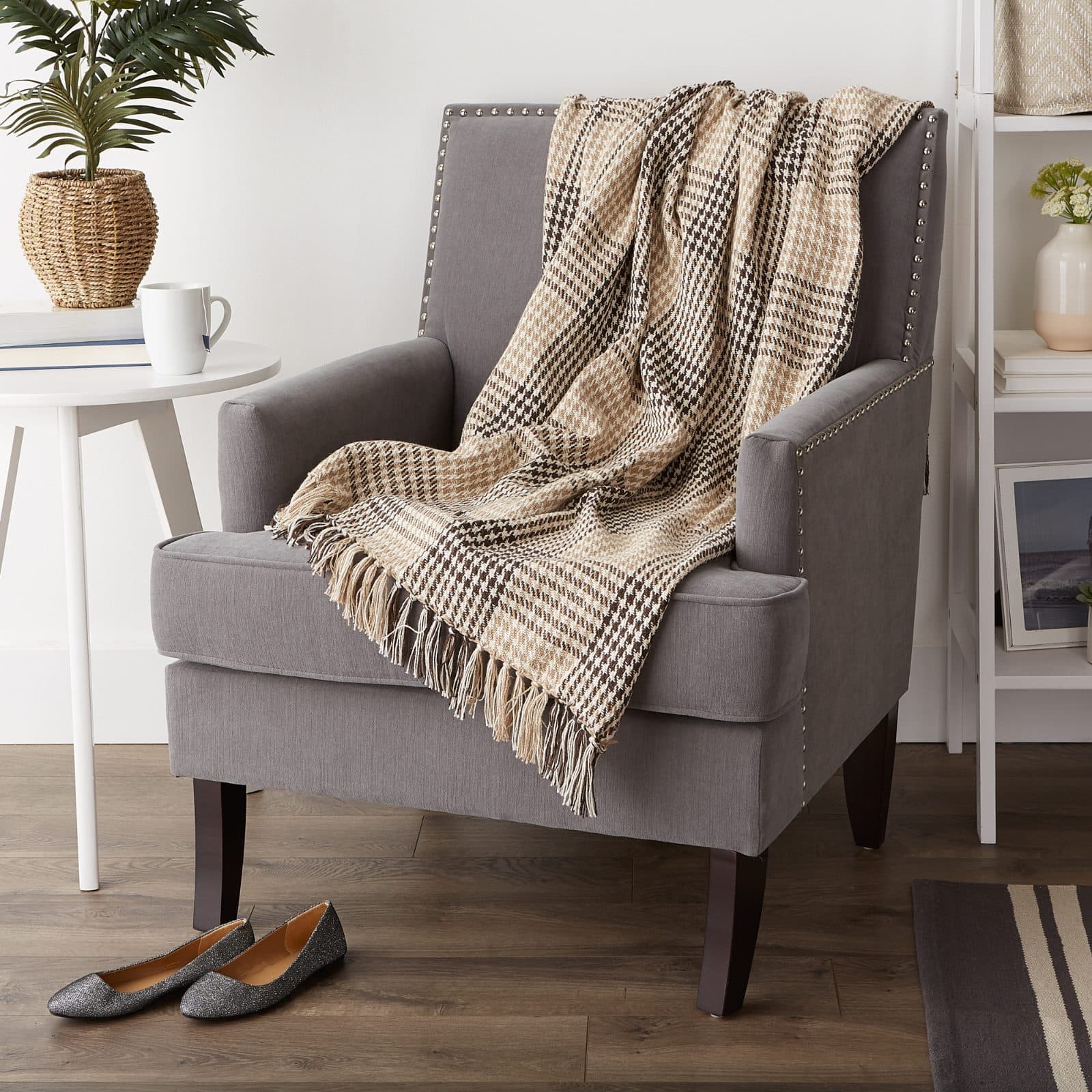 DII® Dark Brown & Stone Houndstooth Plaid Throw