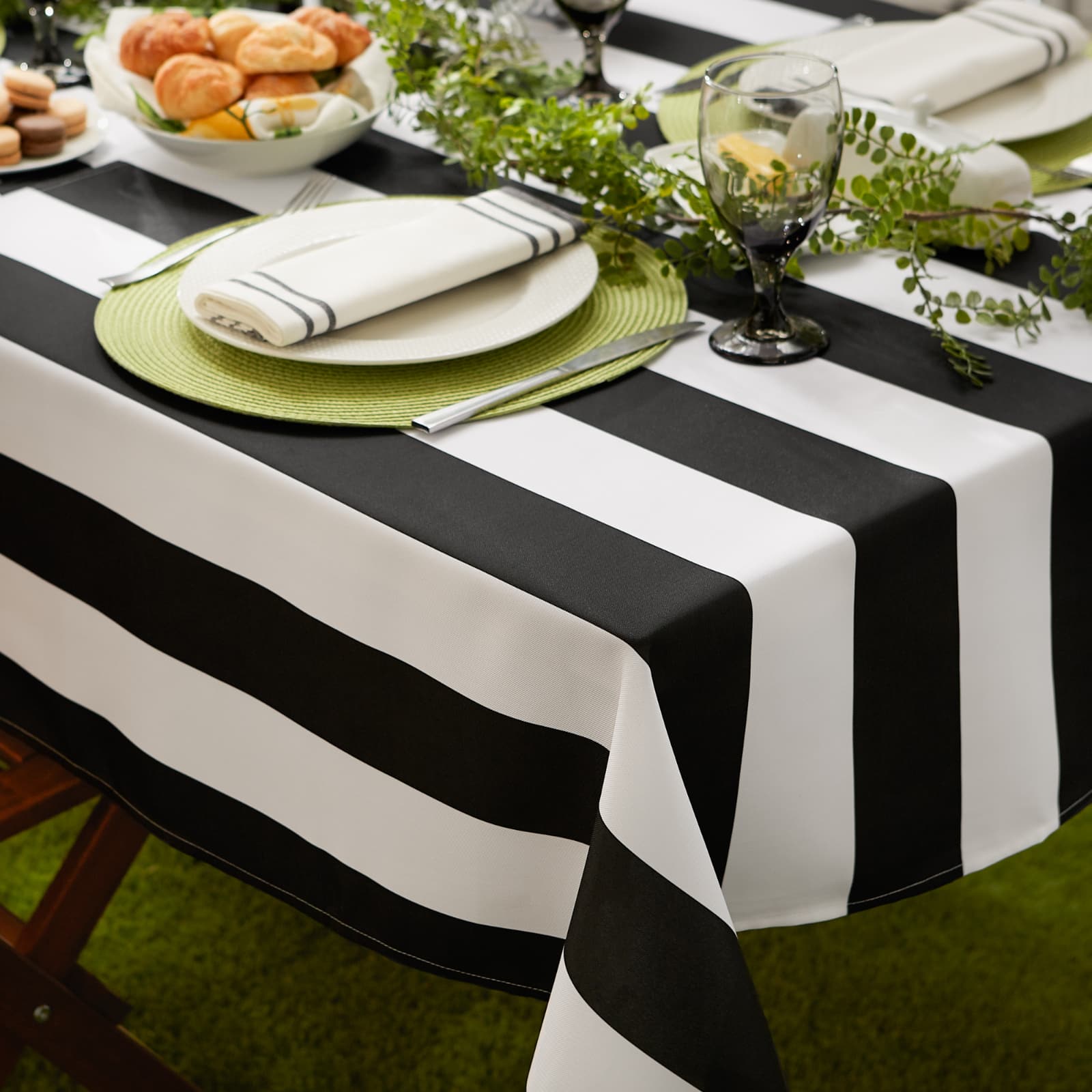 Black Cabana Stripe Print Outdoor Tablecloth, 60" Round