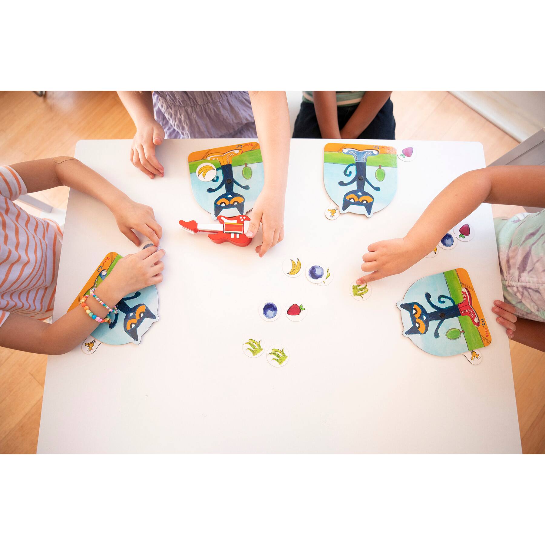 Educational Insights® Pete the Cat® I Love My White Shoes Game