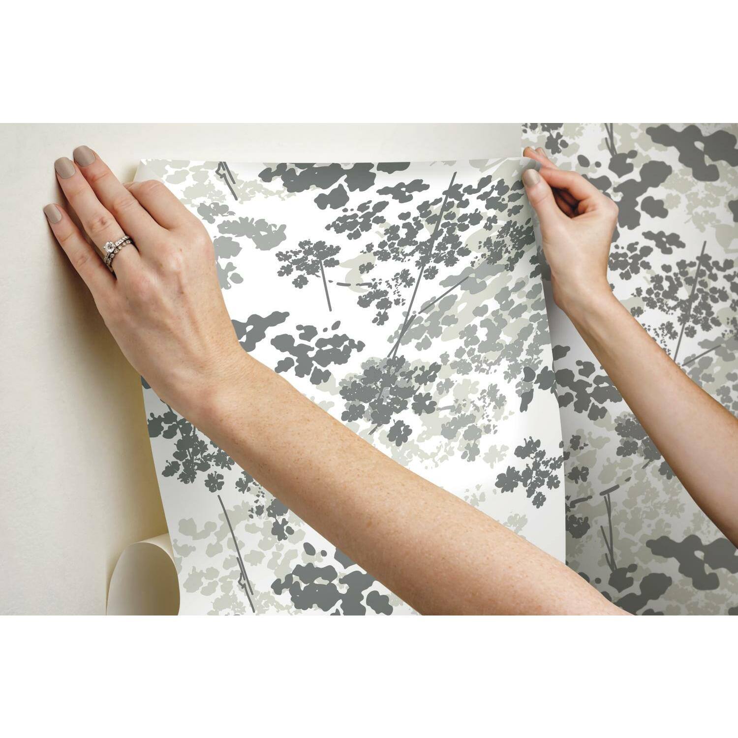 RoomMates Queen Anne's Lace Peel & Stick Wallpaper